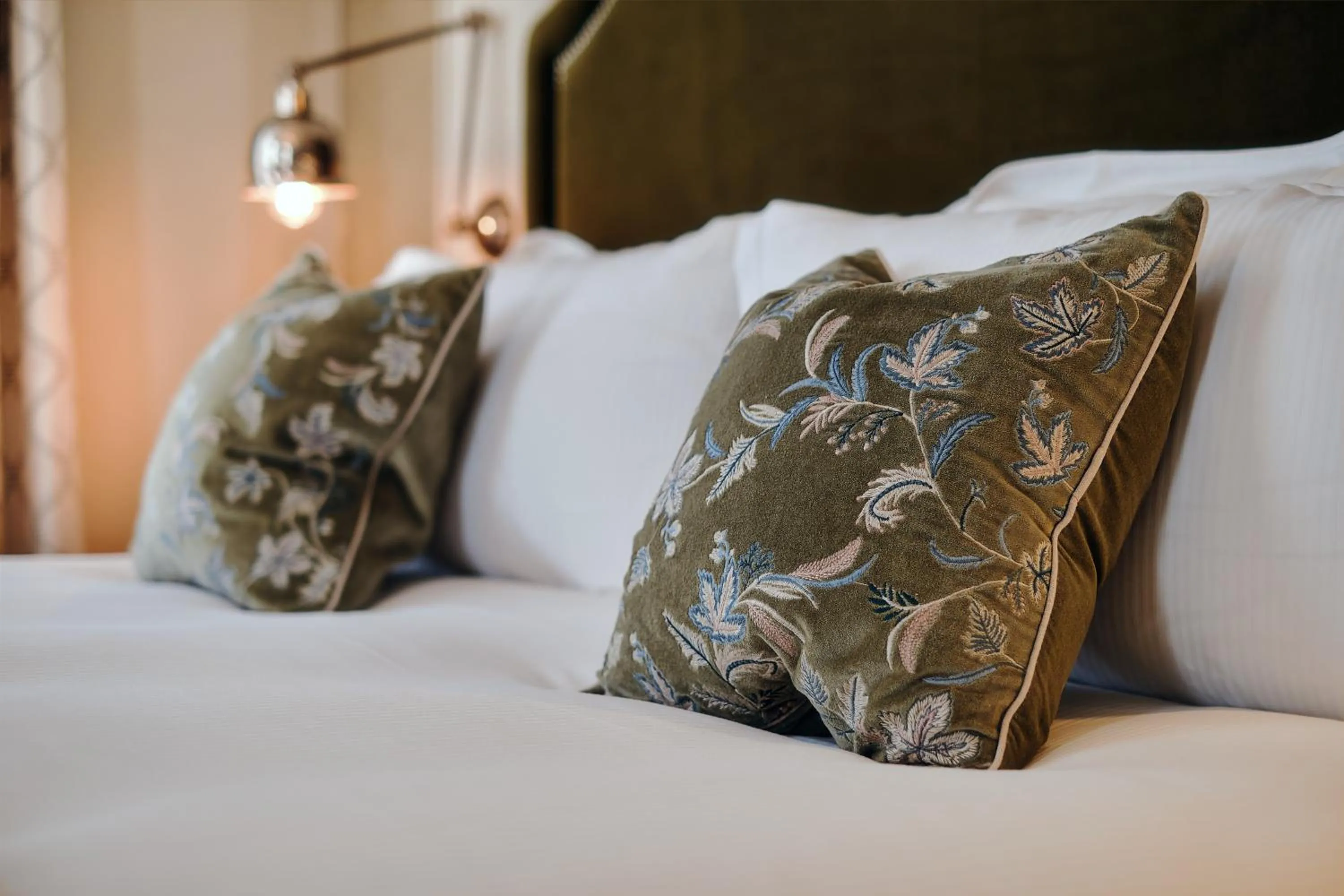 Bed in The Black Lion Pub & Boutique Guesthouse