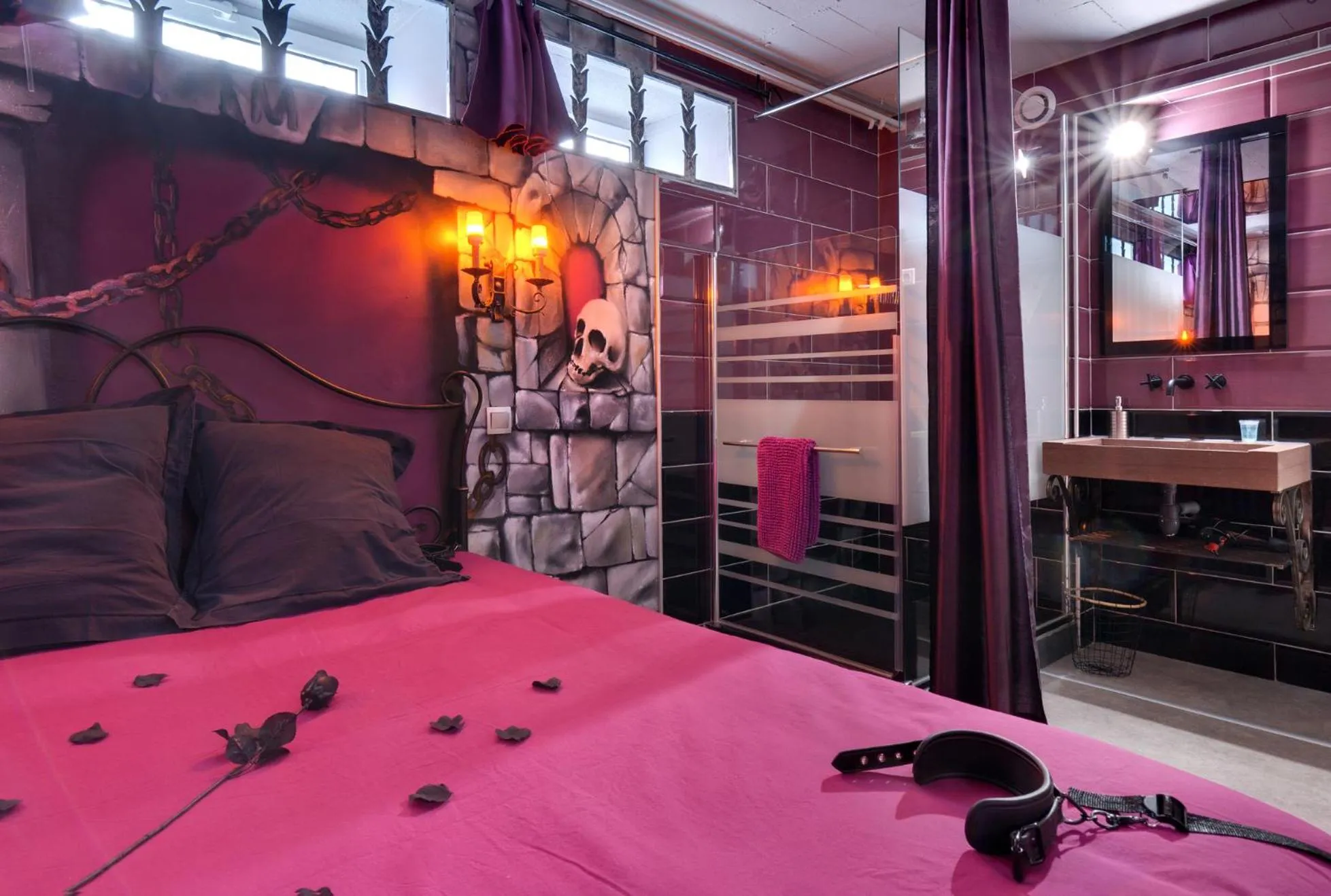 Bed in Chambre Marquis de Sade