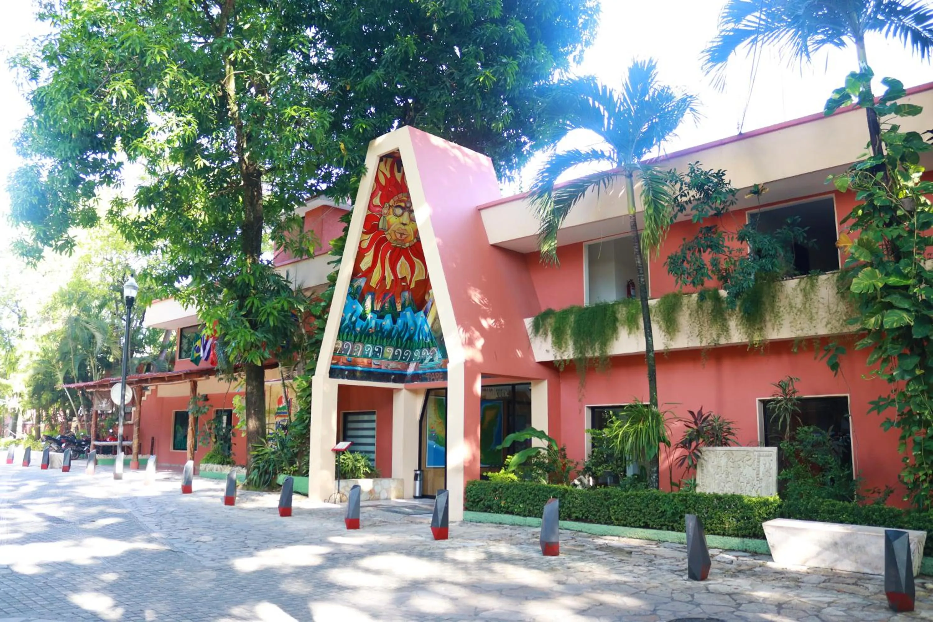 Facade/entrance in Maya Tulipanes Express