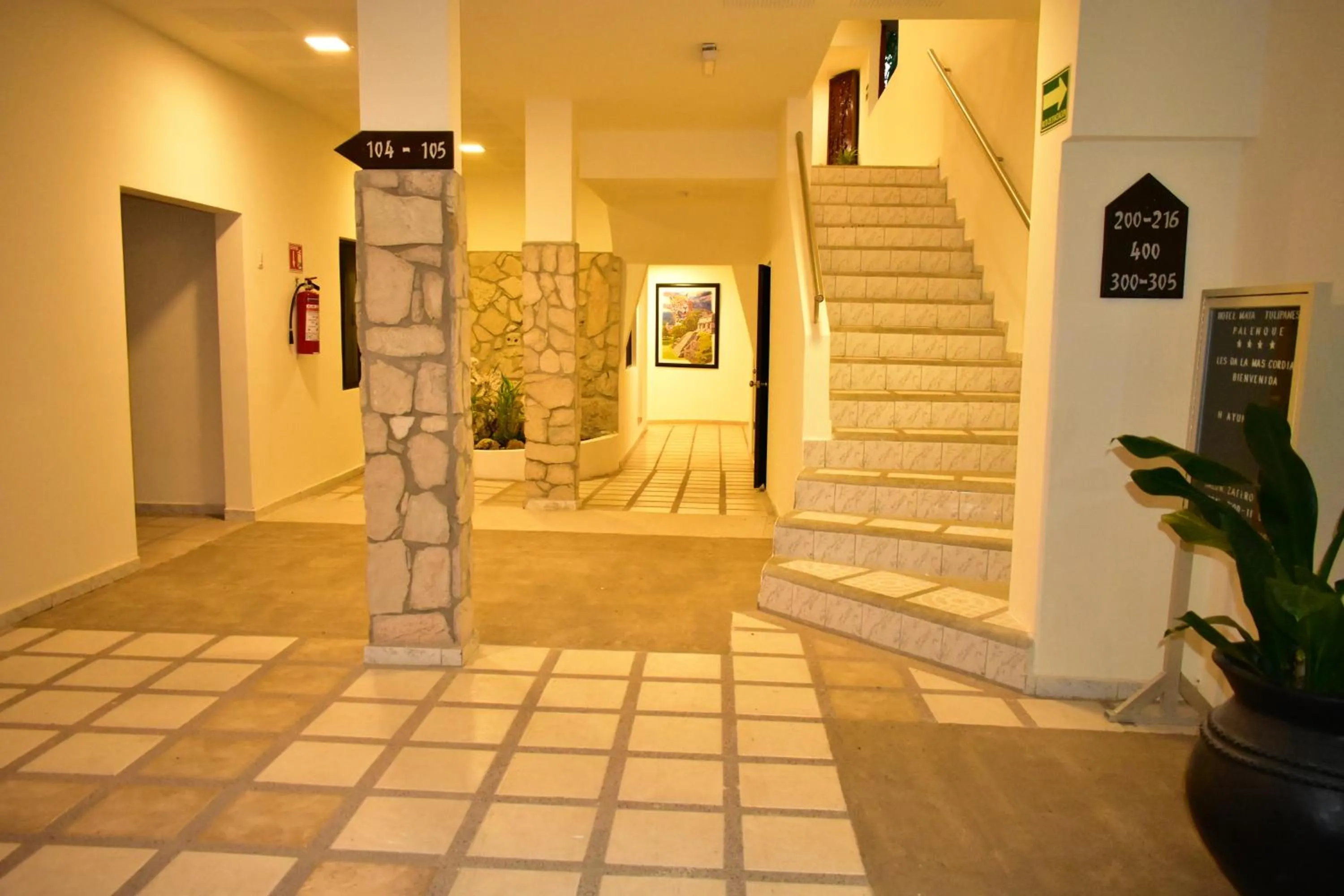 Lobby or reception in Maya Tulipanes Express