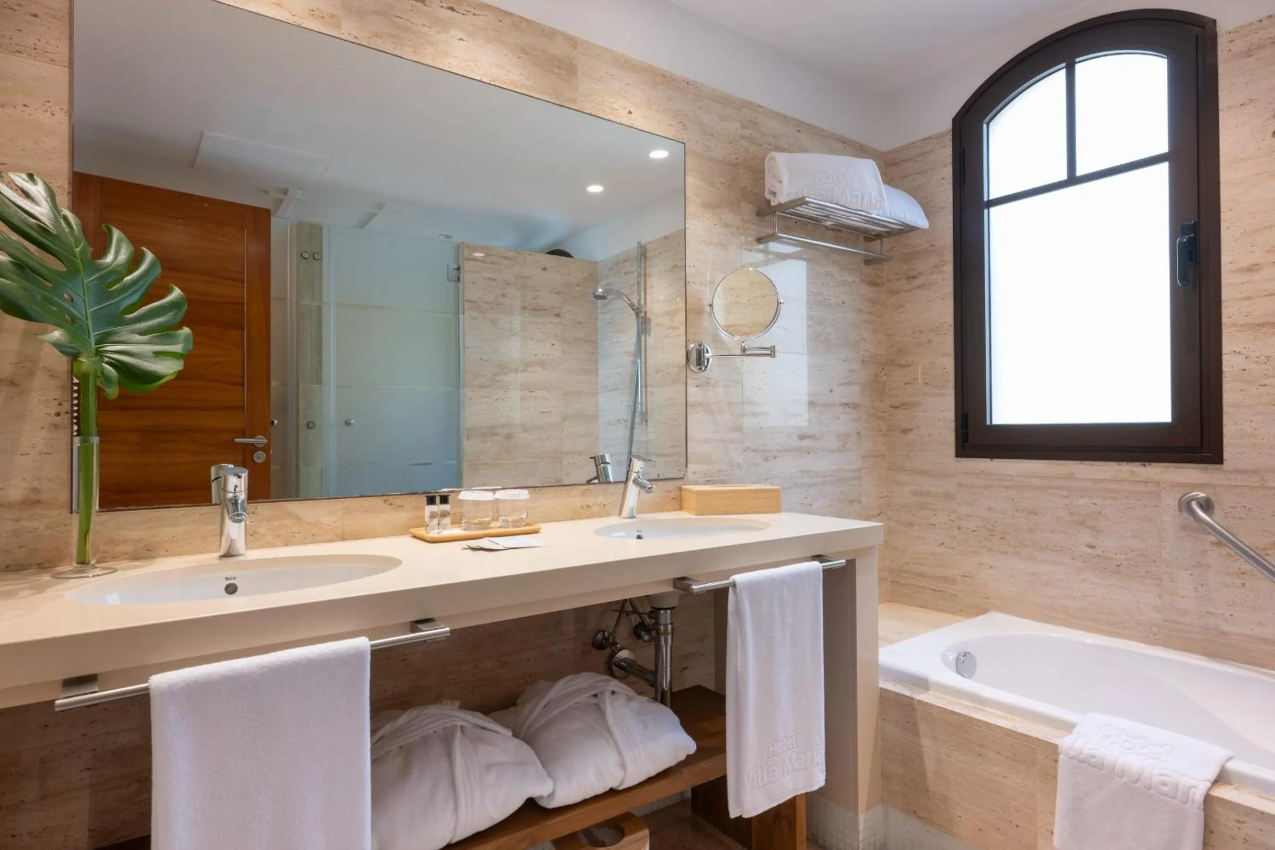 Bathroom in Hotel Suite Villa Maria