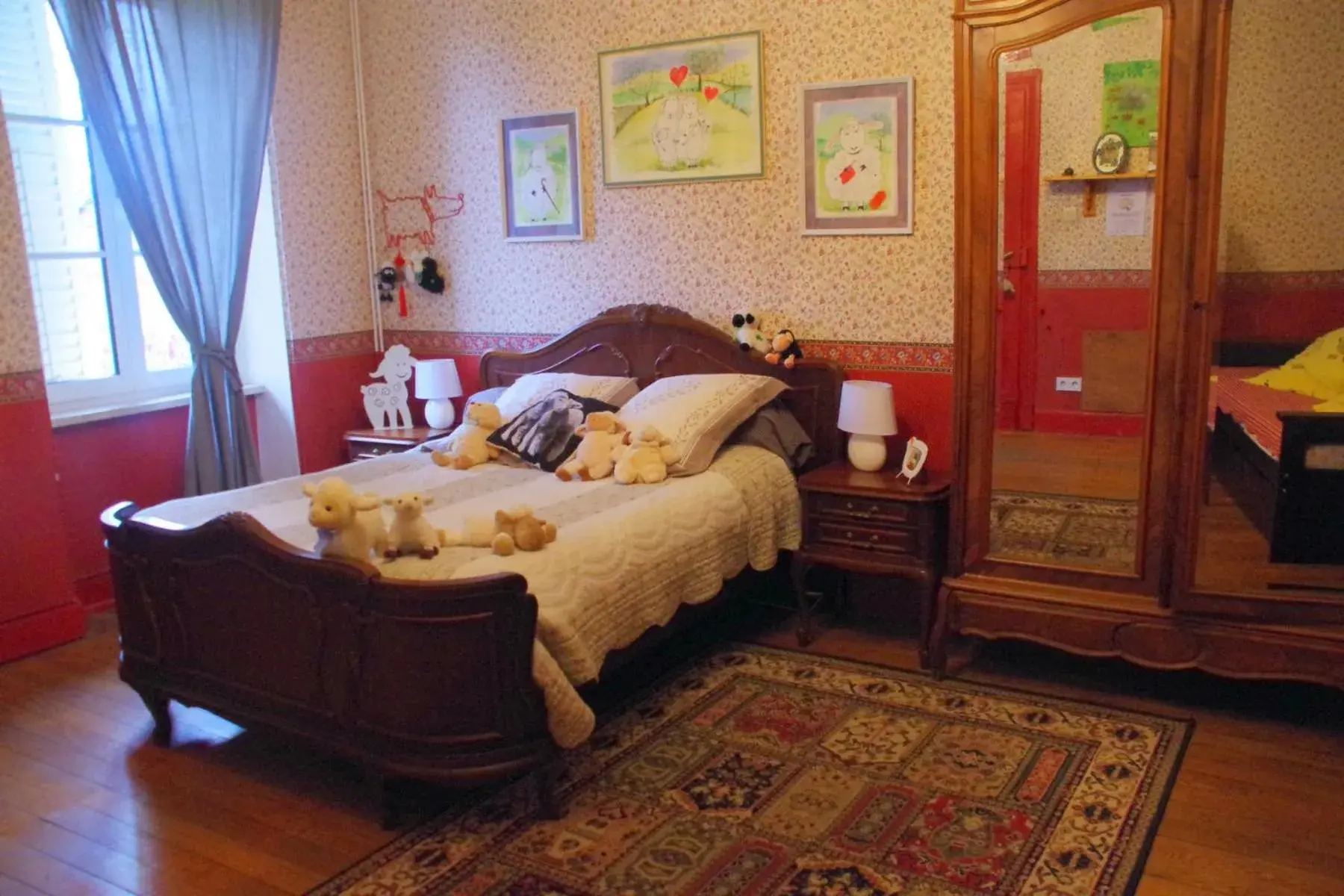 Family Room - single occupancy in Chambres d'hôtes Au presbytère Family Room - single occupancy in Chambres d'hôtes Au presbytère