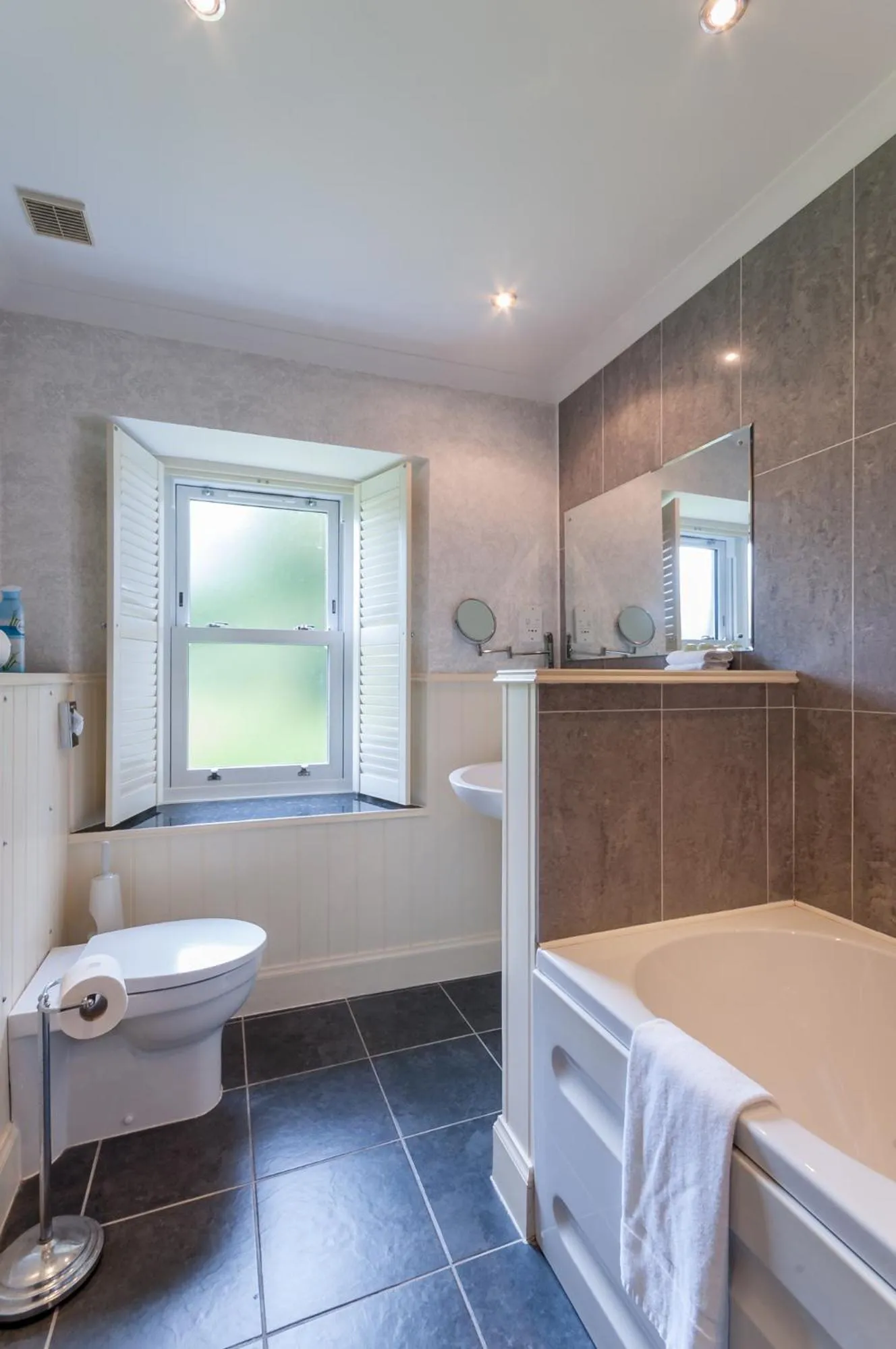 Bathroom in Kilcamb Lodge Hotel