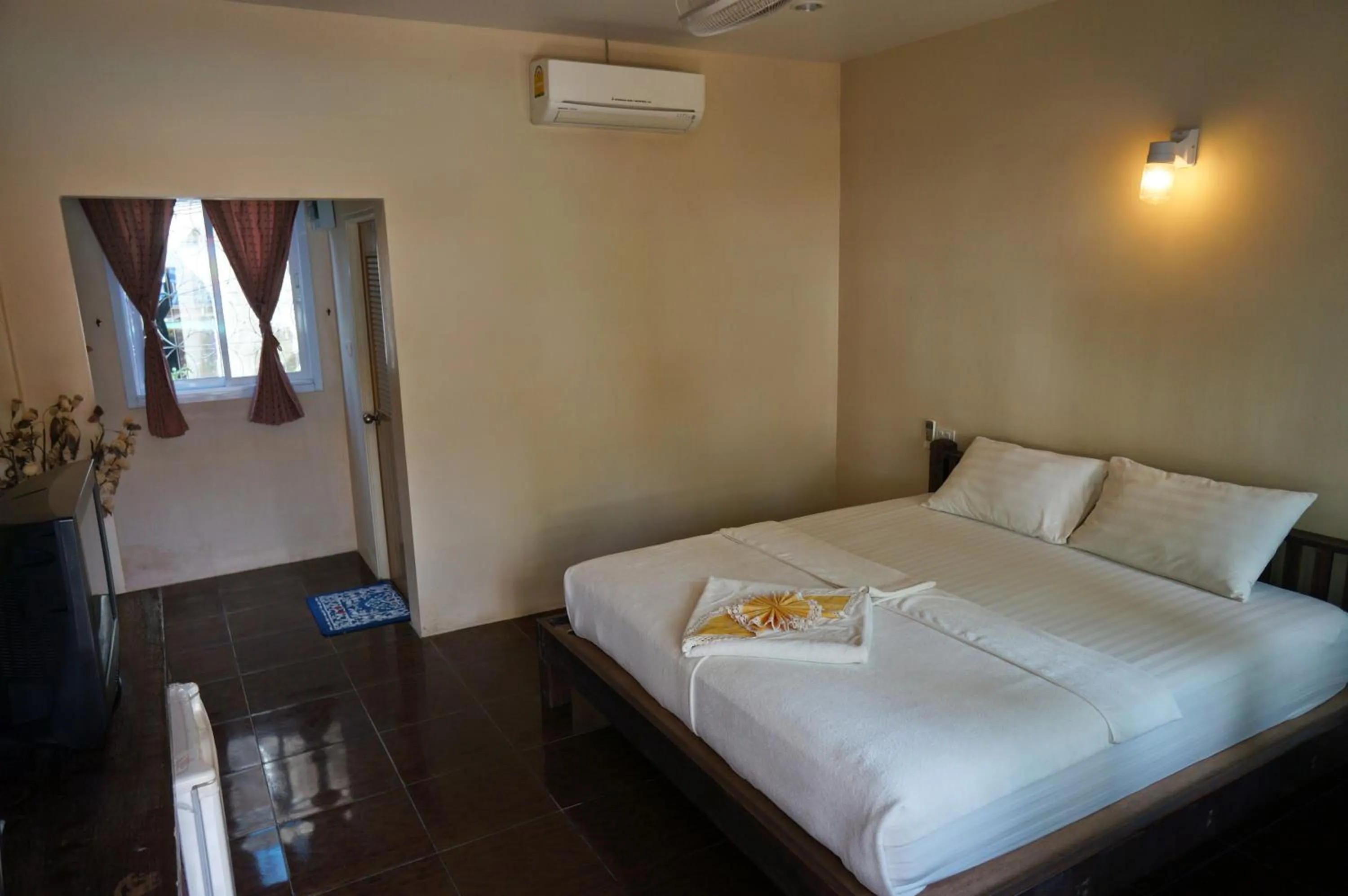 Bed in Silver Sands Resort - Koh Tao