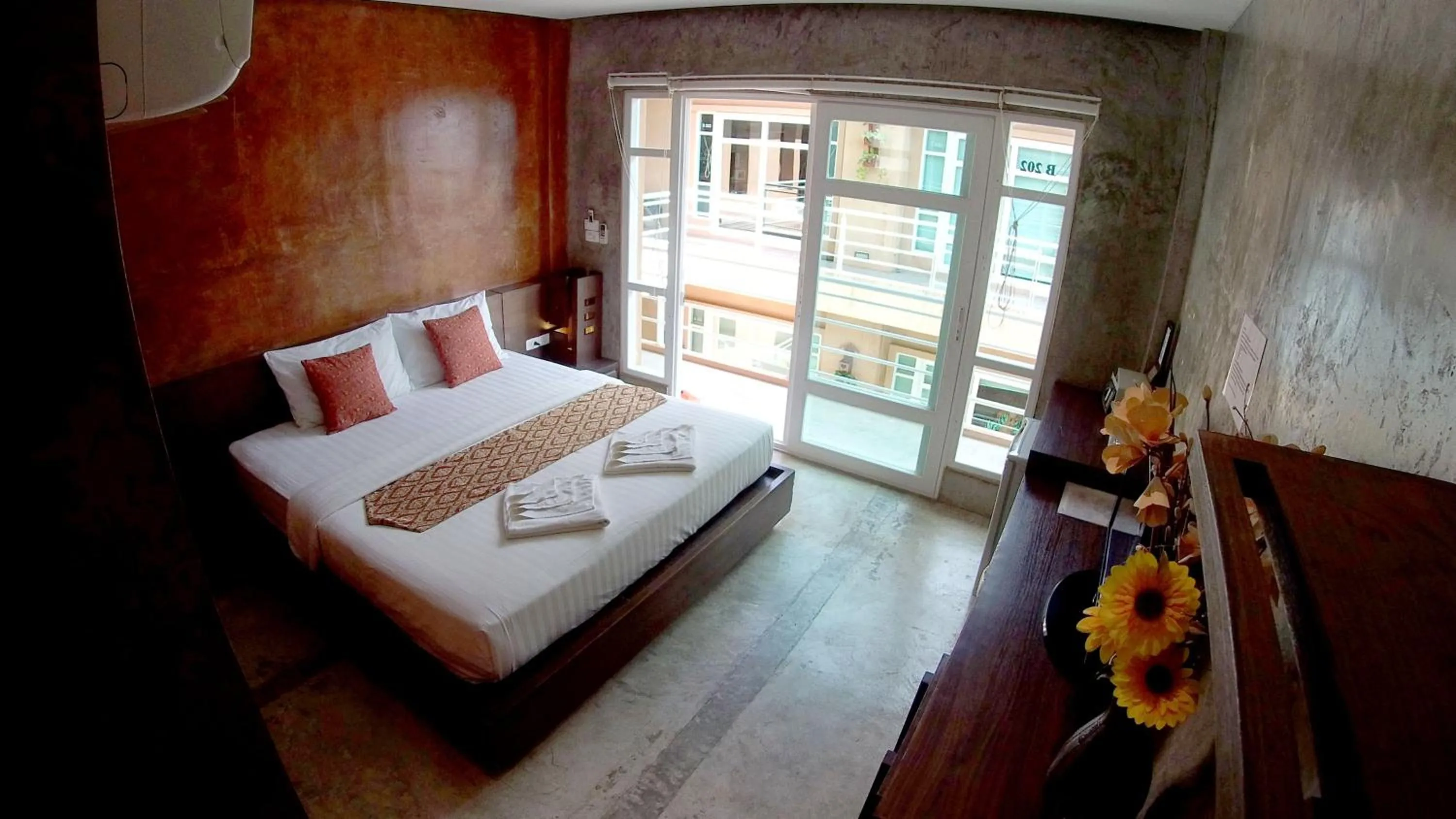 Bed in Silver Sands Resort - Koh Tao