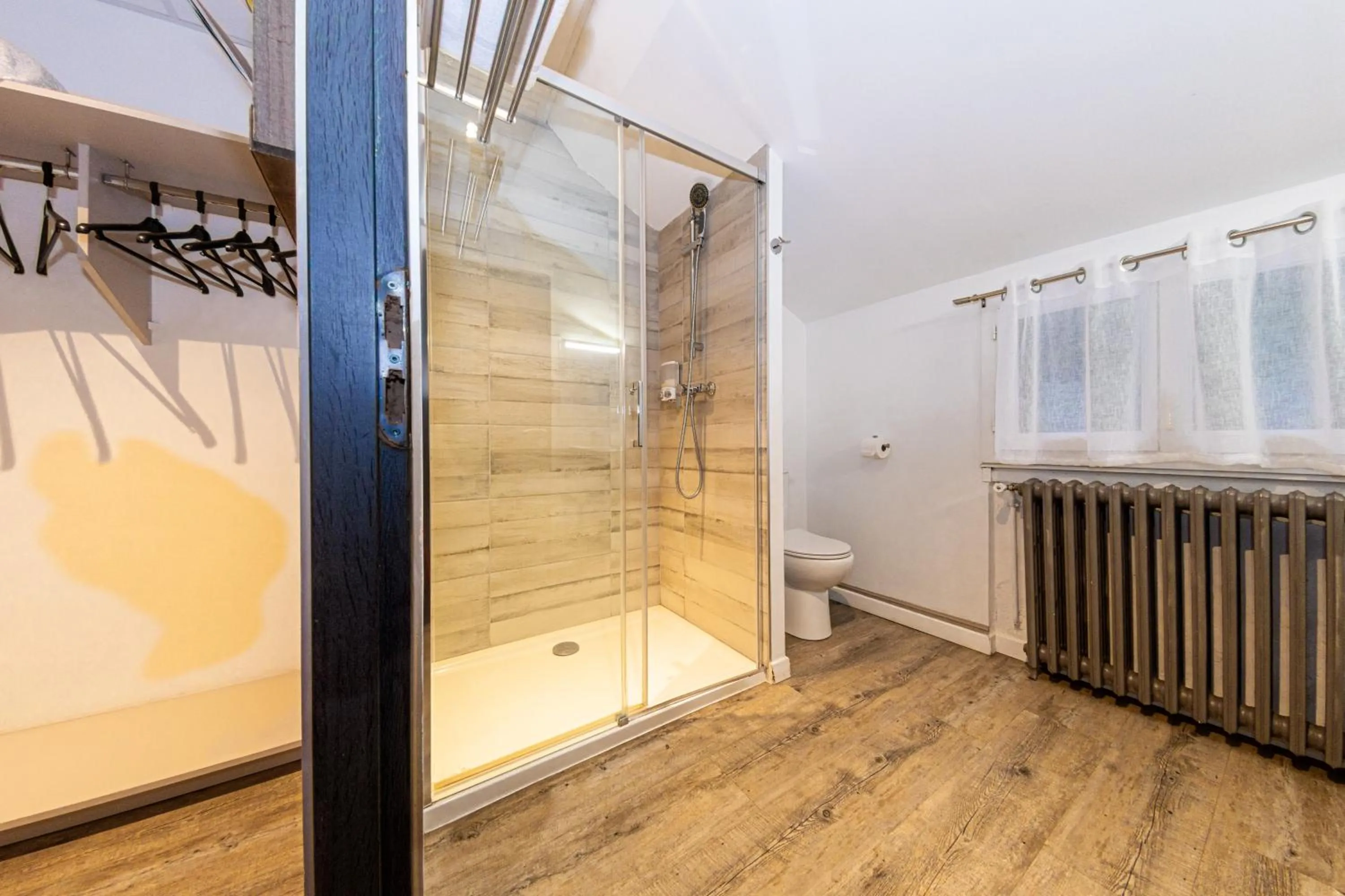 Bathroom in Hôtel Alphée