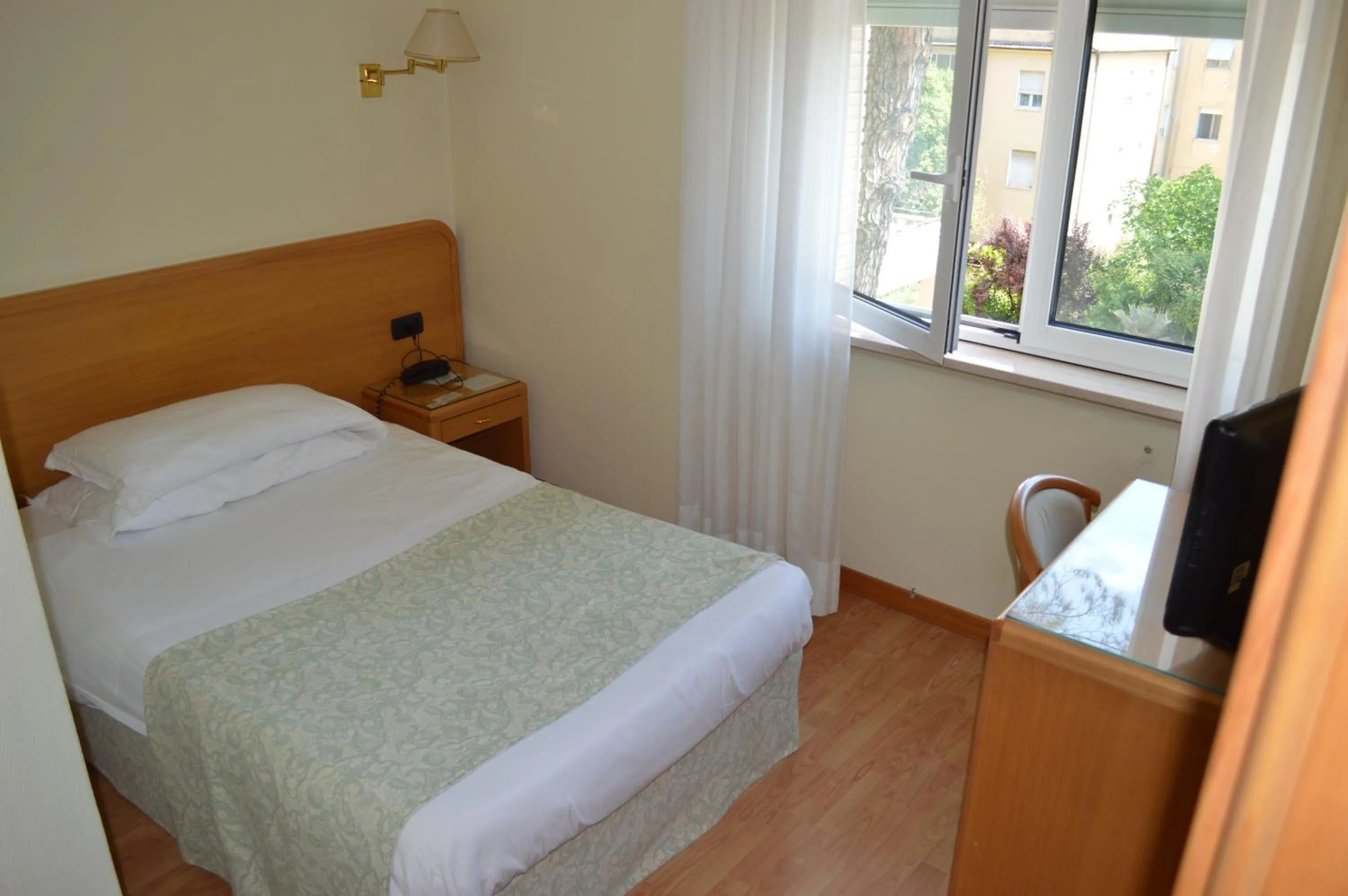 Bedroom, Bed in Hotel Villa Ida