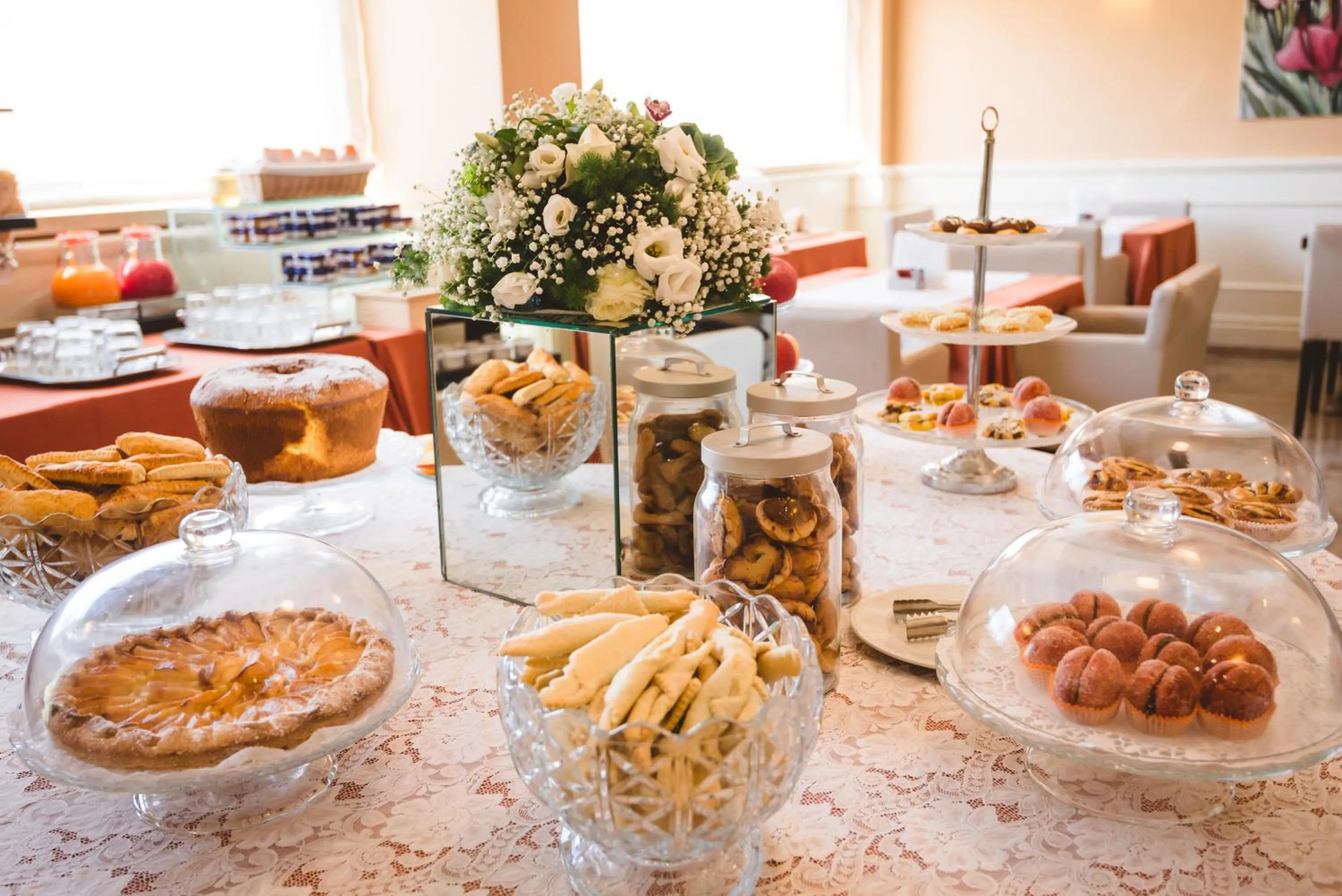 Food and drinks in Hotel Villa Ida