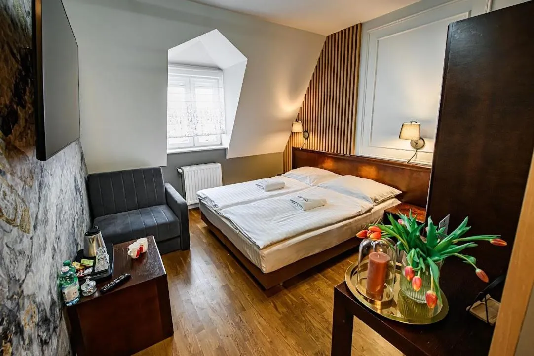 Photo of the whole room, Bed in Villa Neve