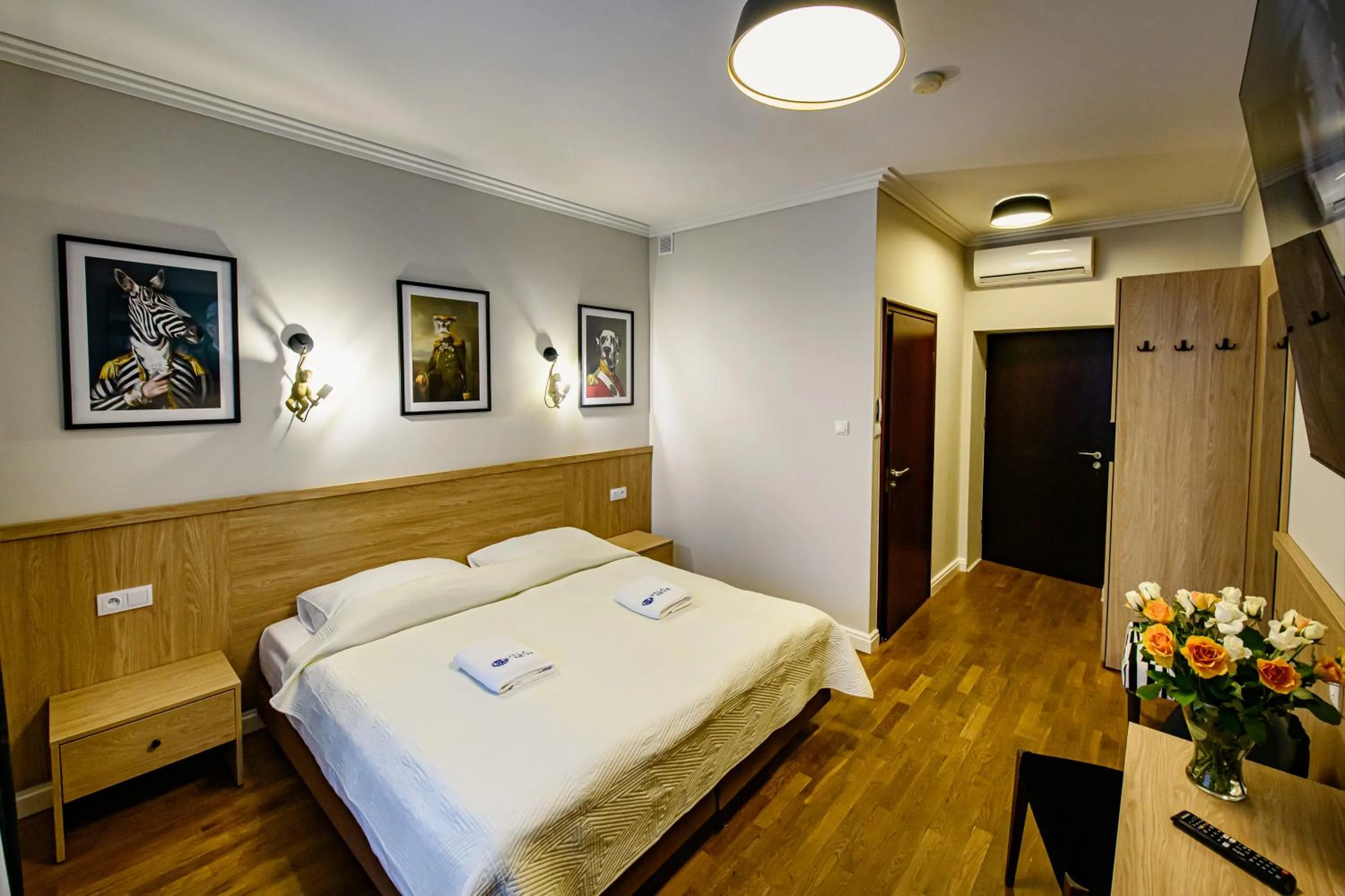 Photo of the whole room, Bed in Villa Neve