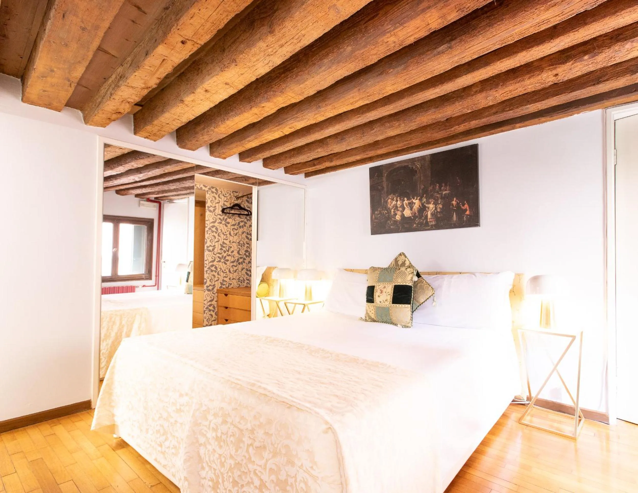 Bed in Palazzetto Pisani Grand Canal