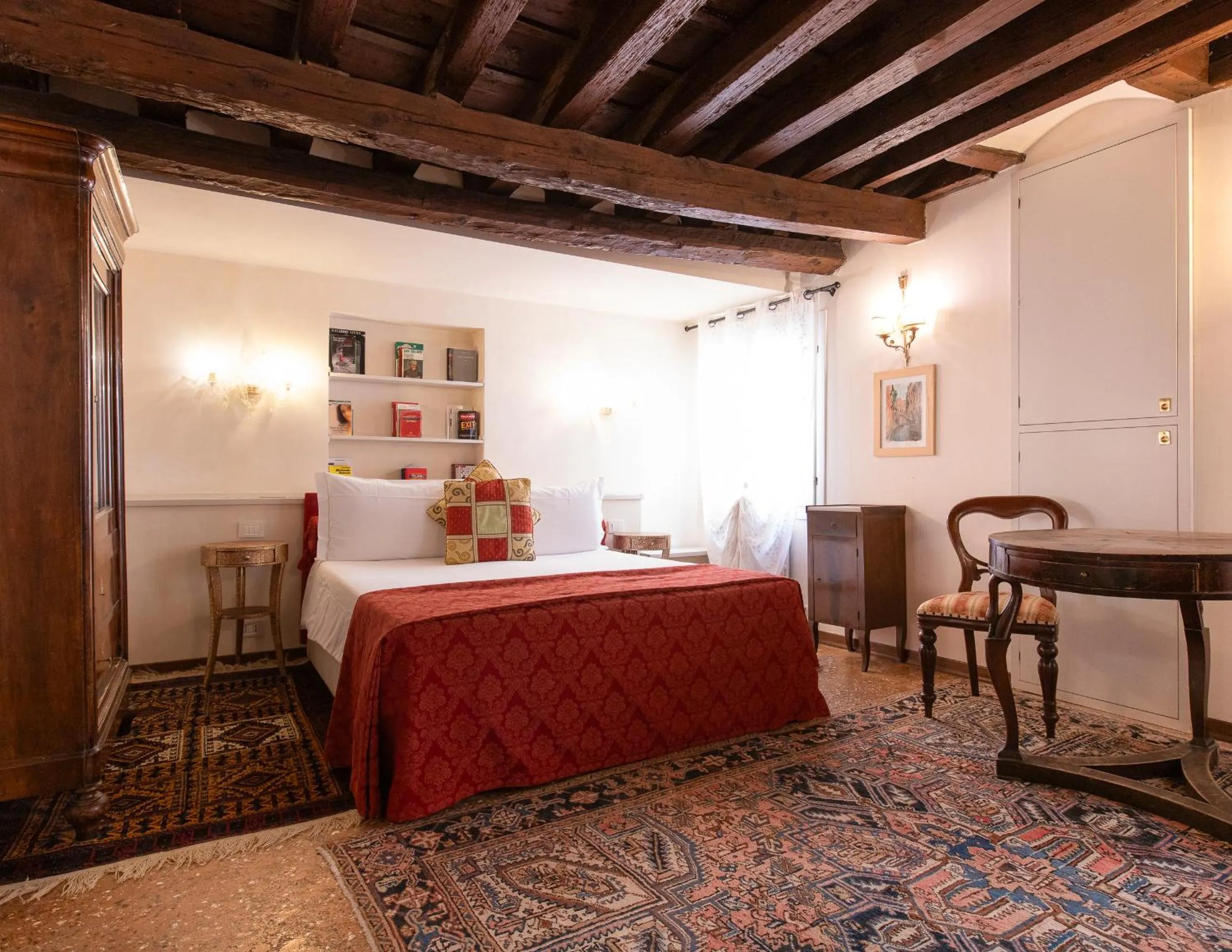 Bedroom, Bed in Palazzetto Pisani Grand Canal