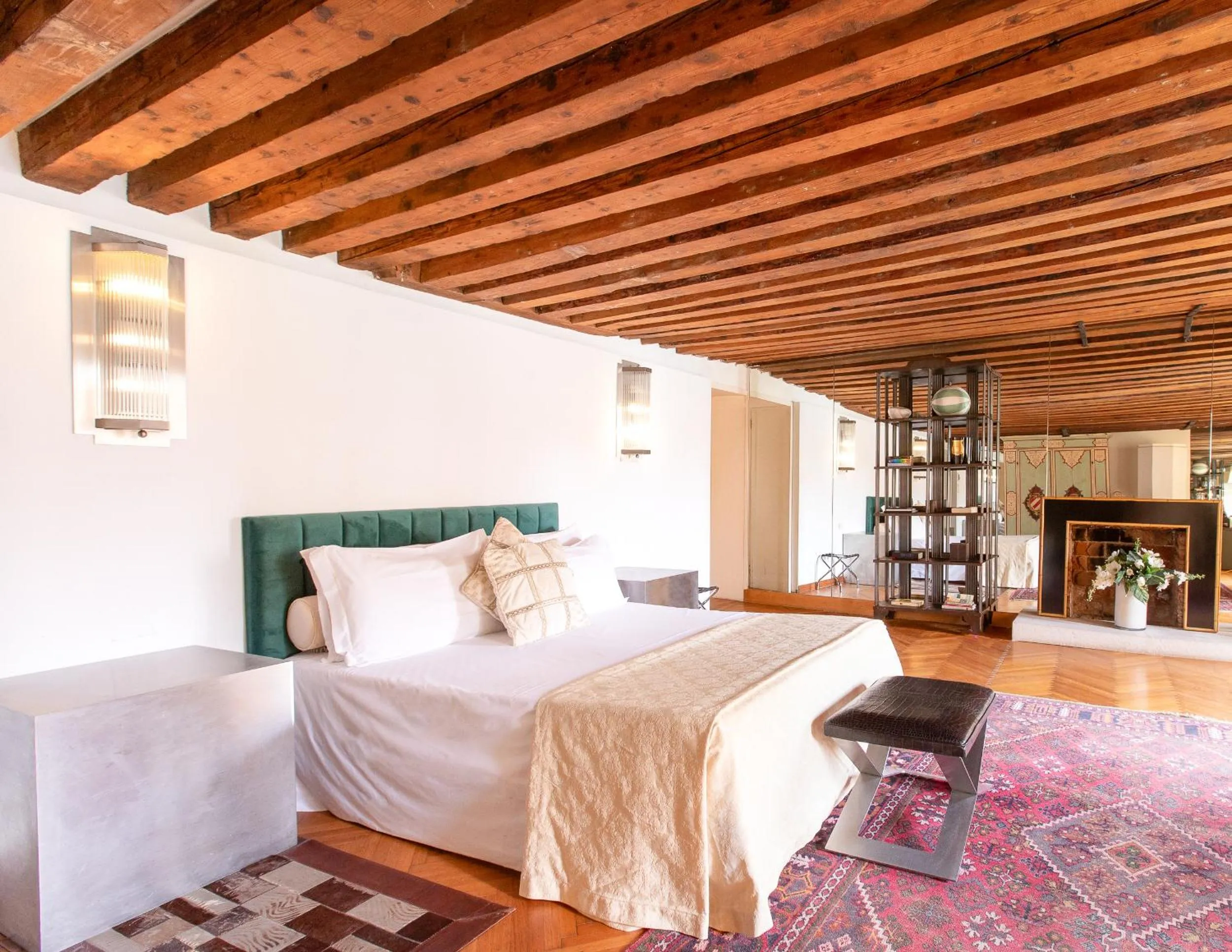 Bedroom, Bed in Palazzetto Pisani Grand Canal