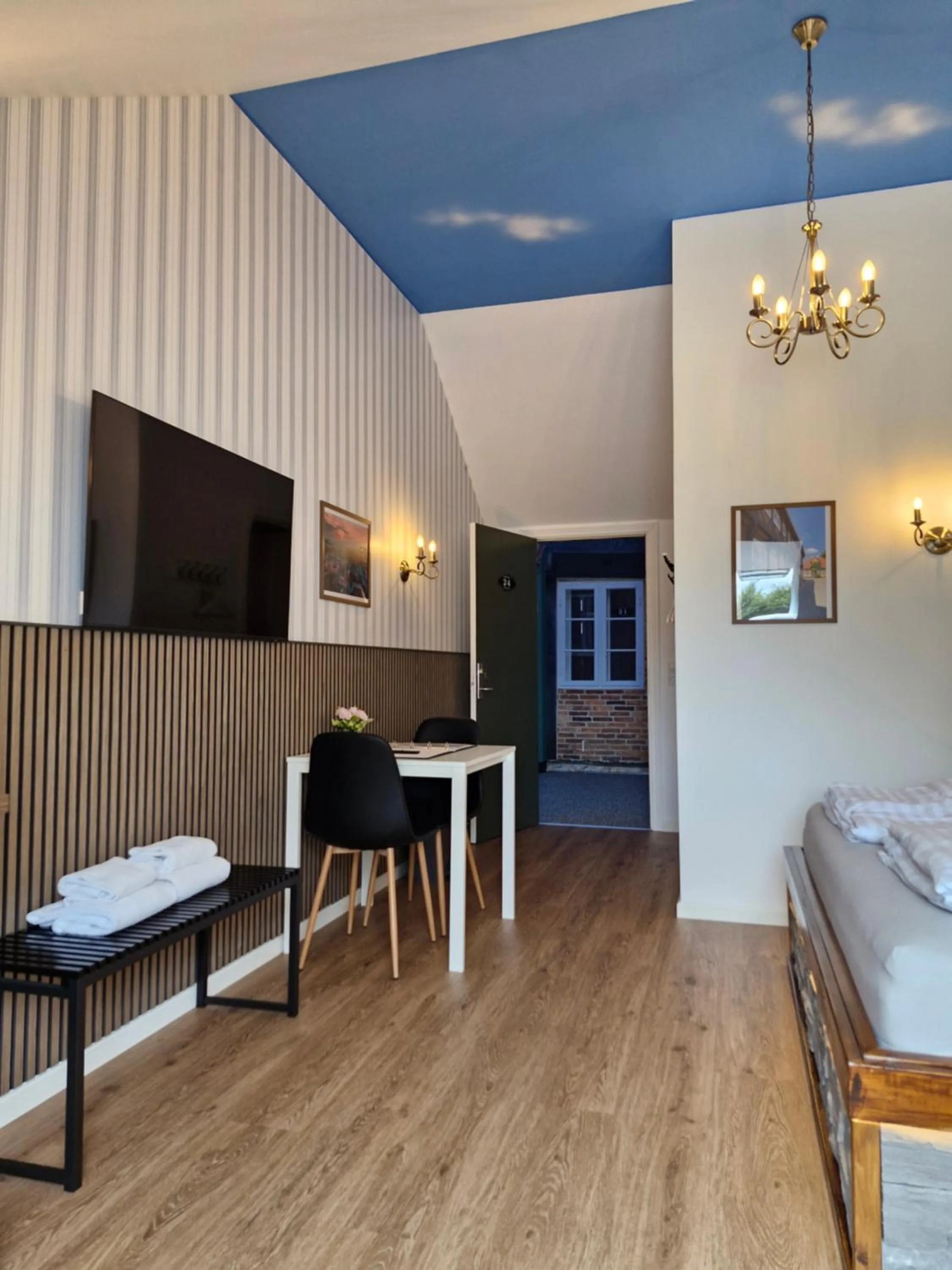 Dining area, Bed in Gørdinglund Herregård Bed & Breakfast