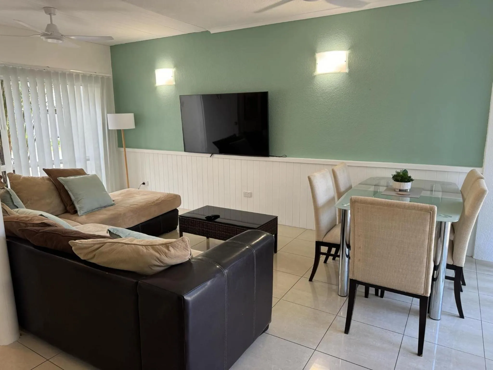 TV and multimedia in Reef Resort Villas Port Douglas