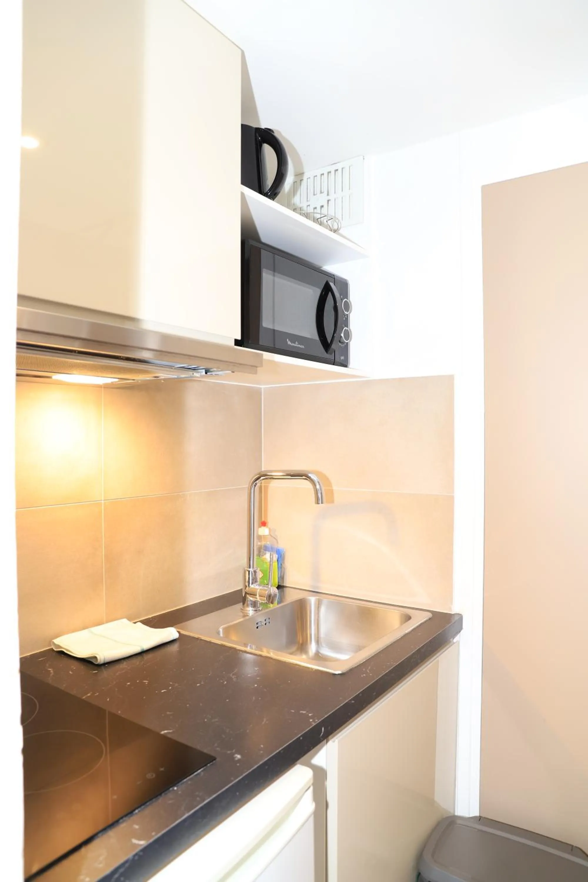 Kitchen or kitchenette in AMHotel Italie