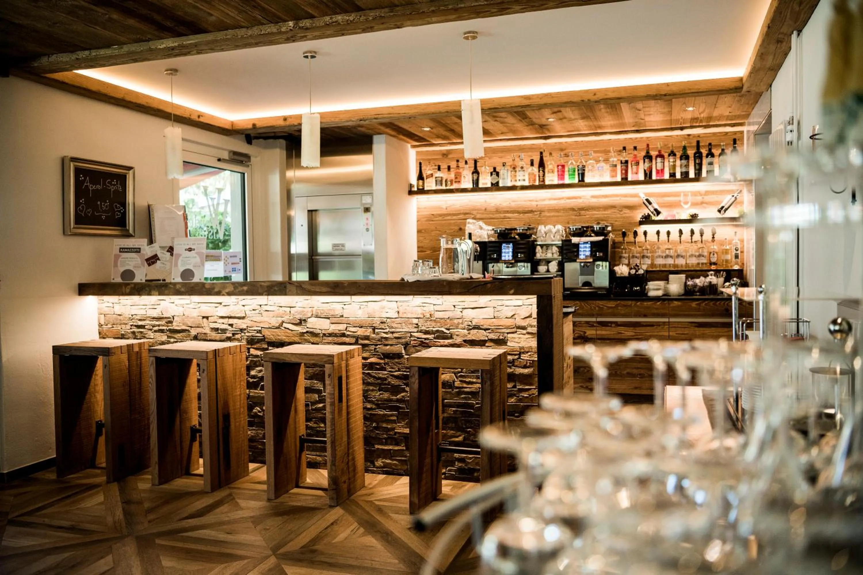 Restaurant/places to eat in Hotel Matt