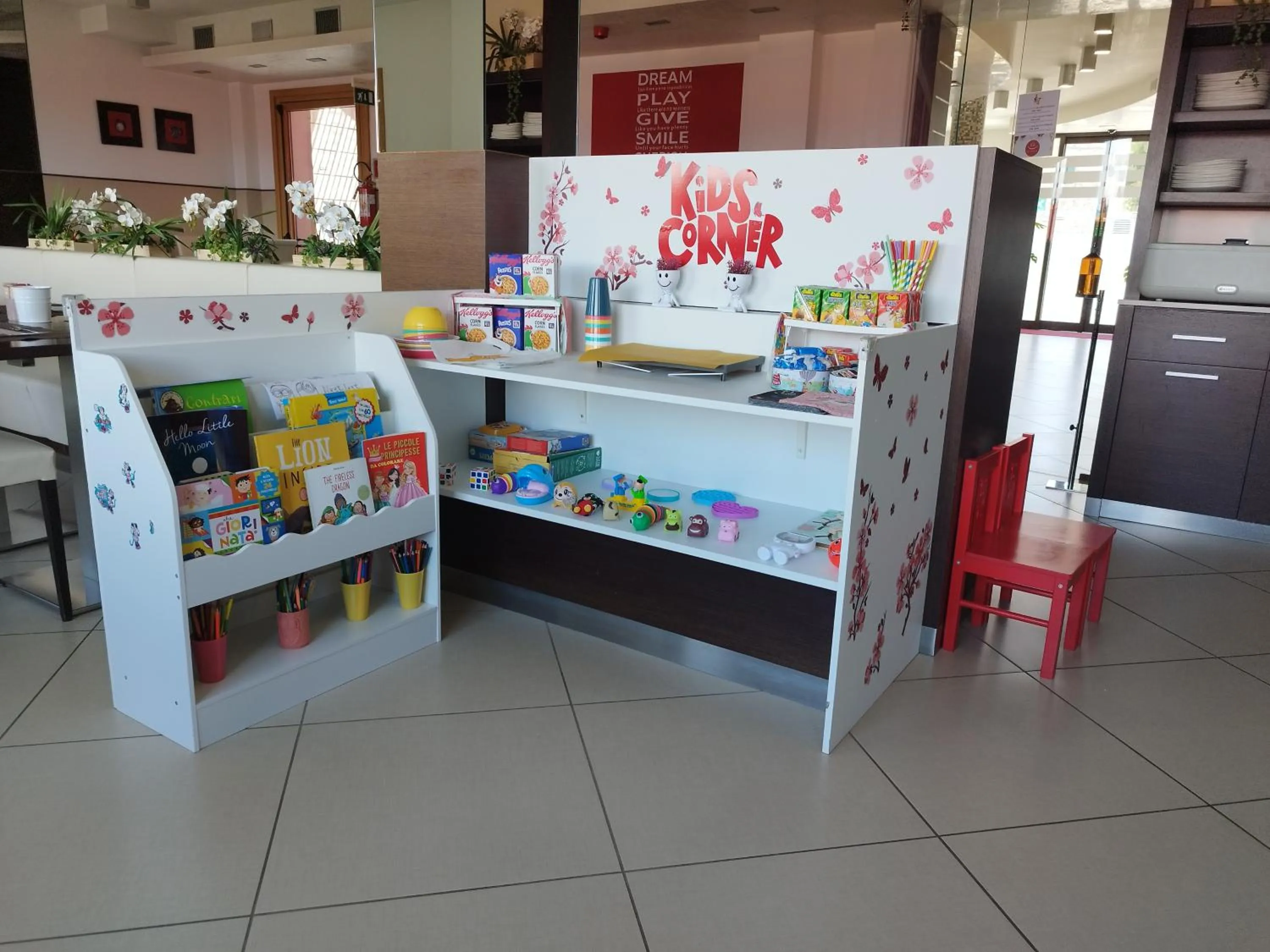 Breakfast in Kairos Garda Hotel