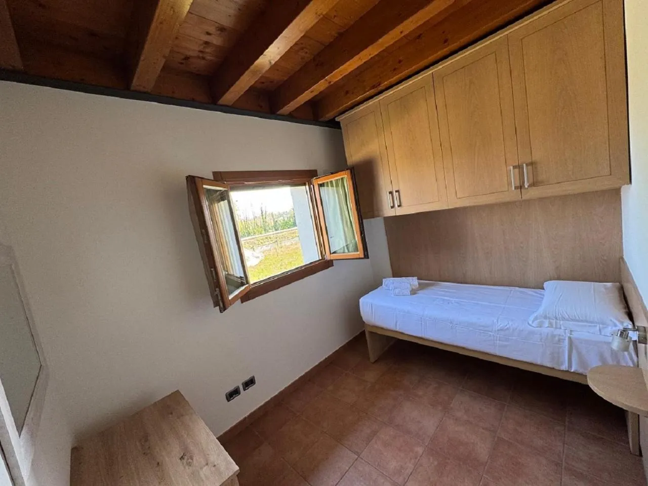 Bed in Kairos Garda Hotel