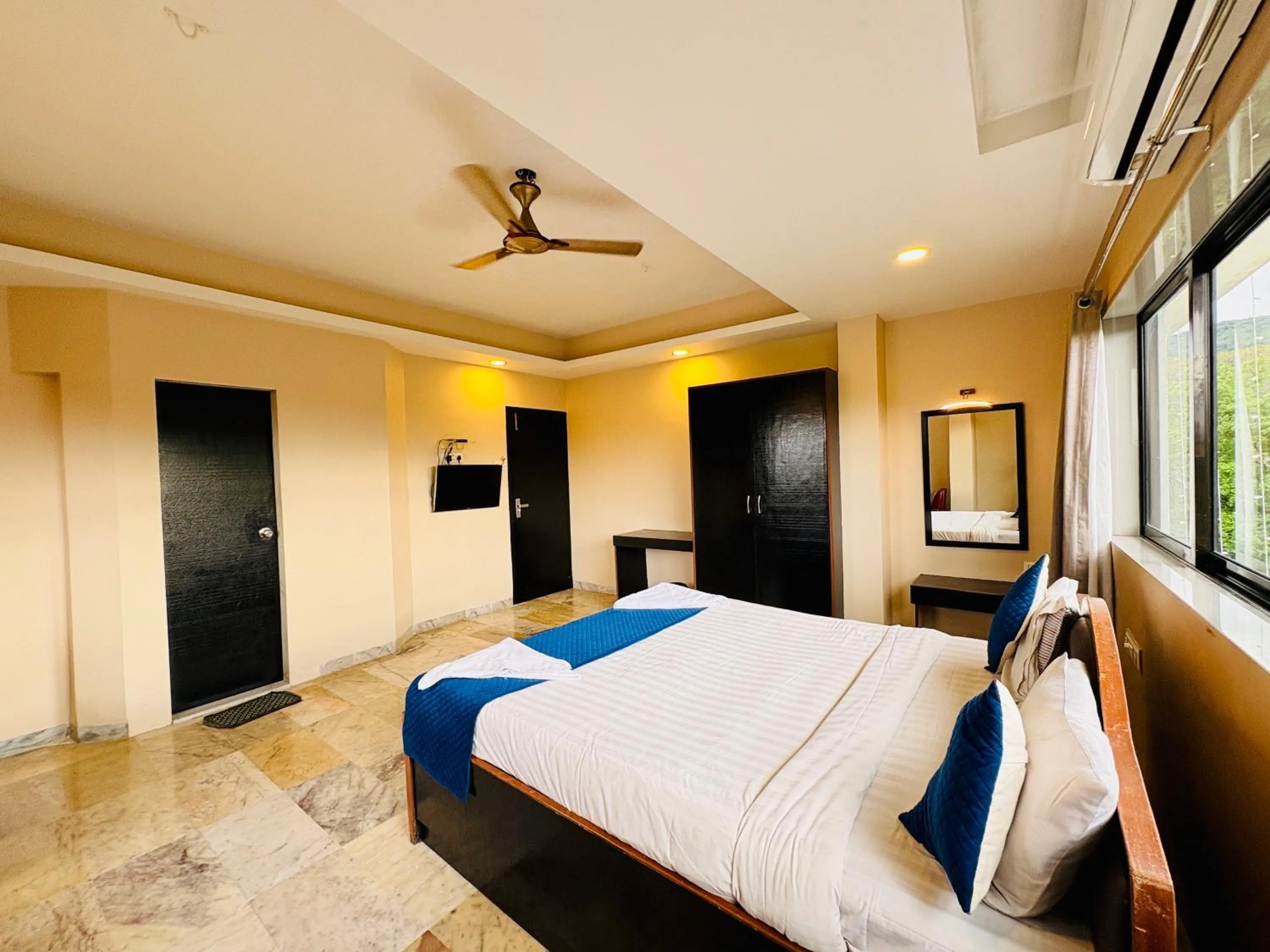 Bed in Sunrise Hill Resort