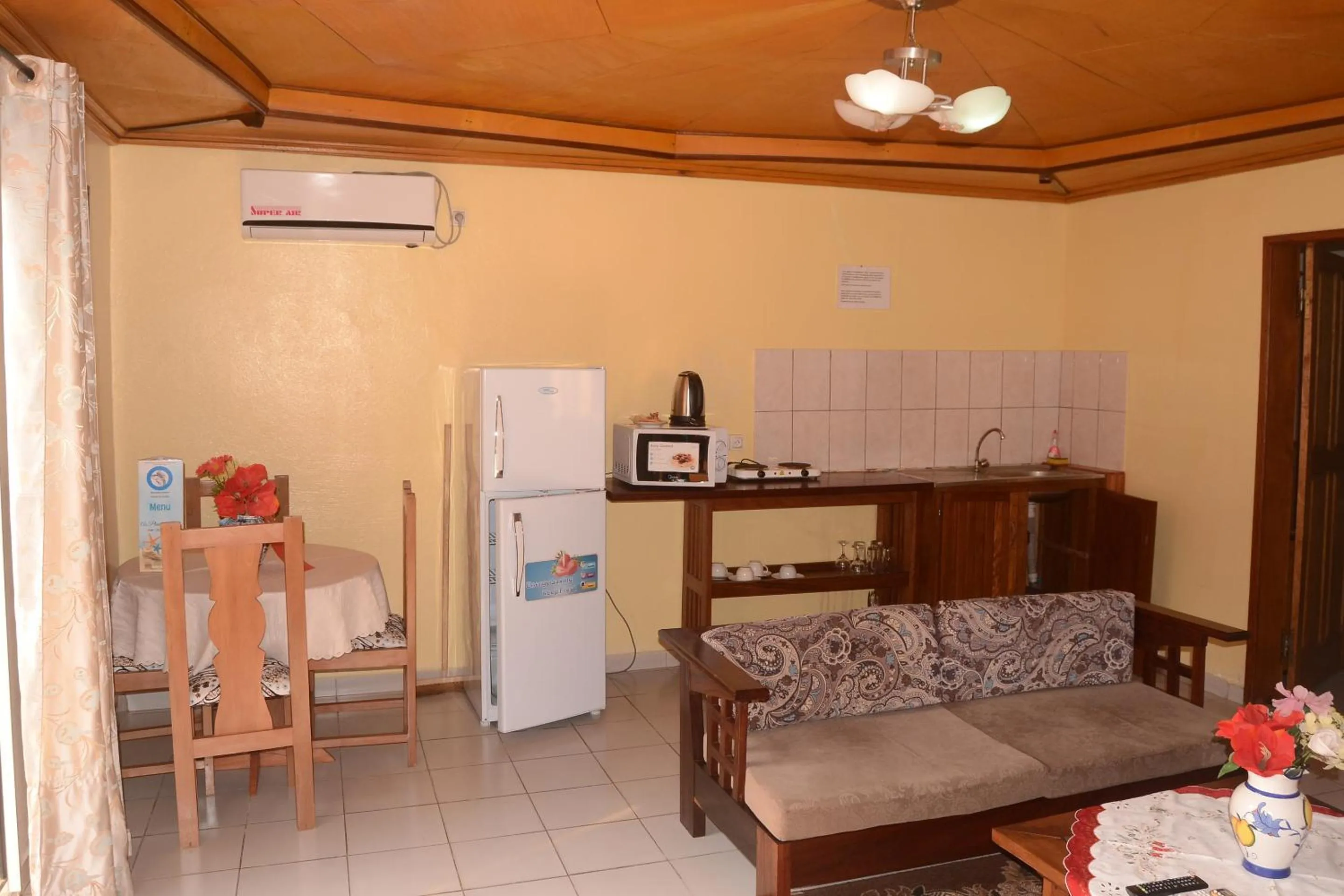 One-Bedroom Apartment with Balcony and Sea View in Les Gites de Kribi