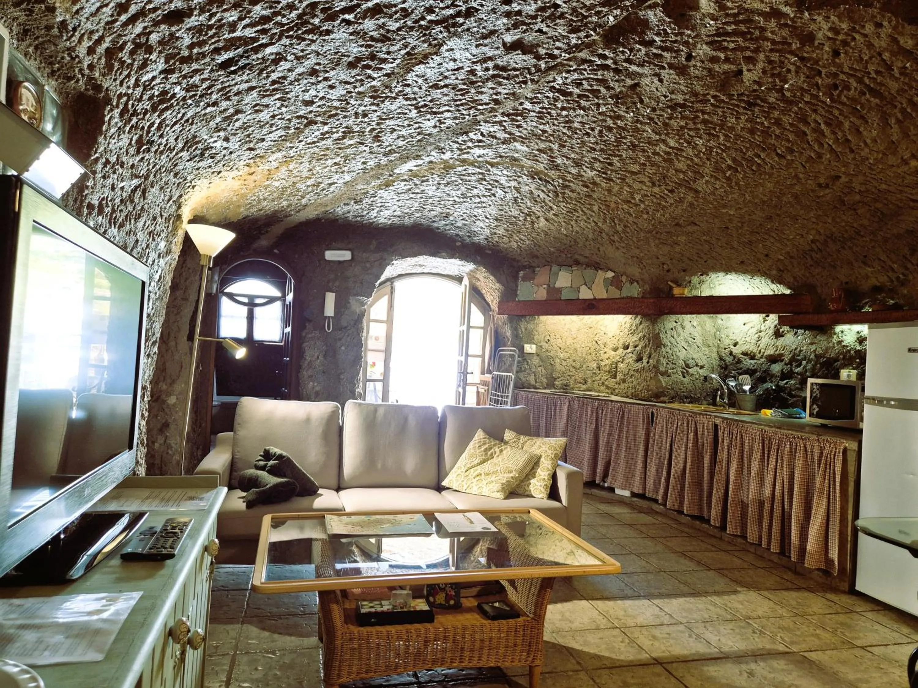 TV and multimedia in Casa Cueva El Mimo By Artenatur