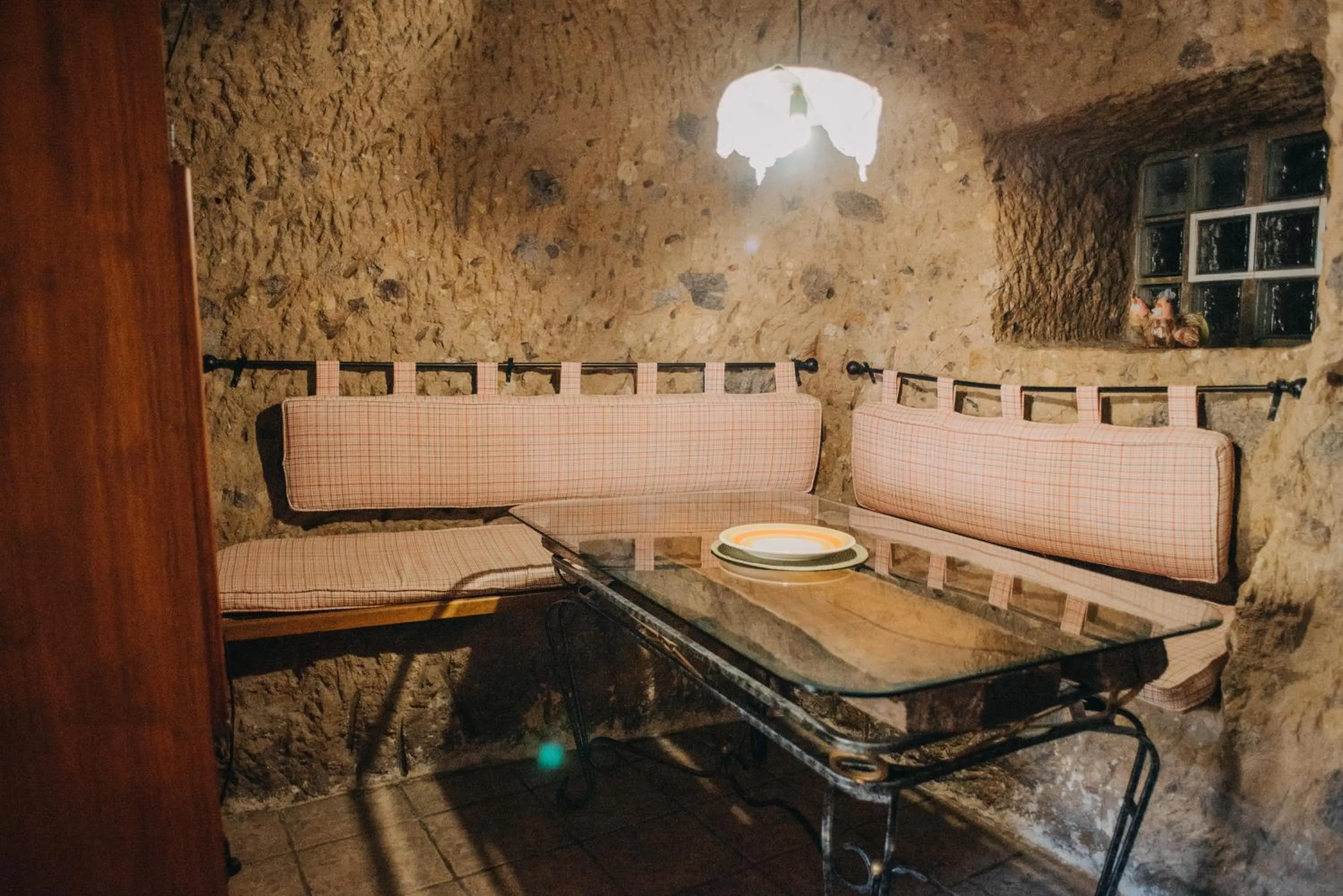 Dining area in Casa Cueva El Mimo By Artenatur