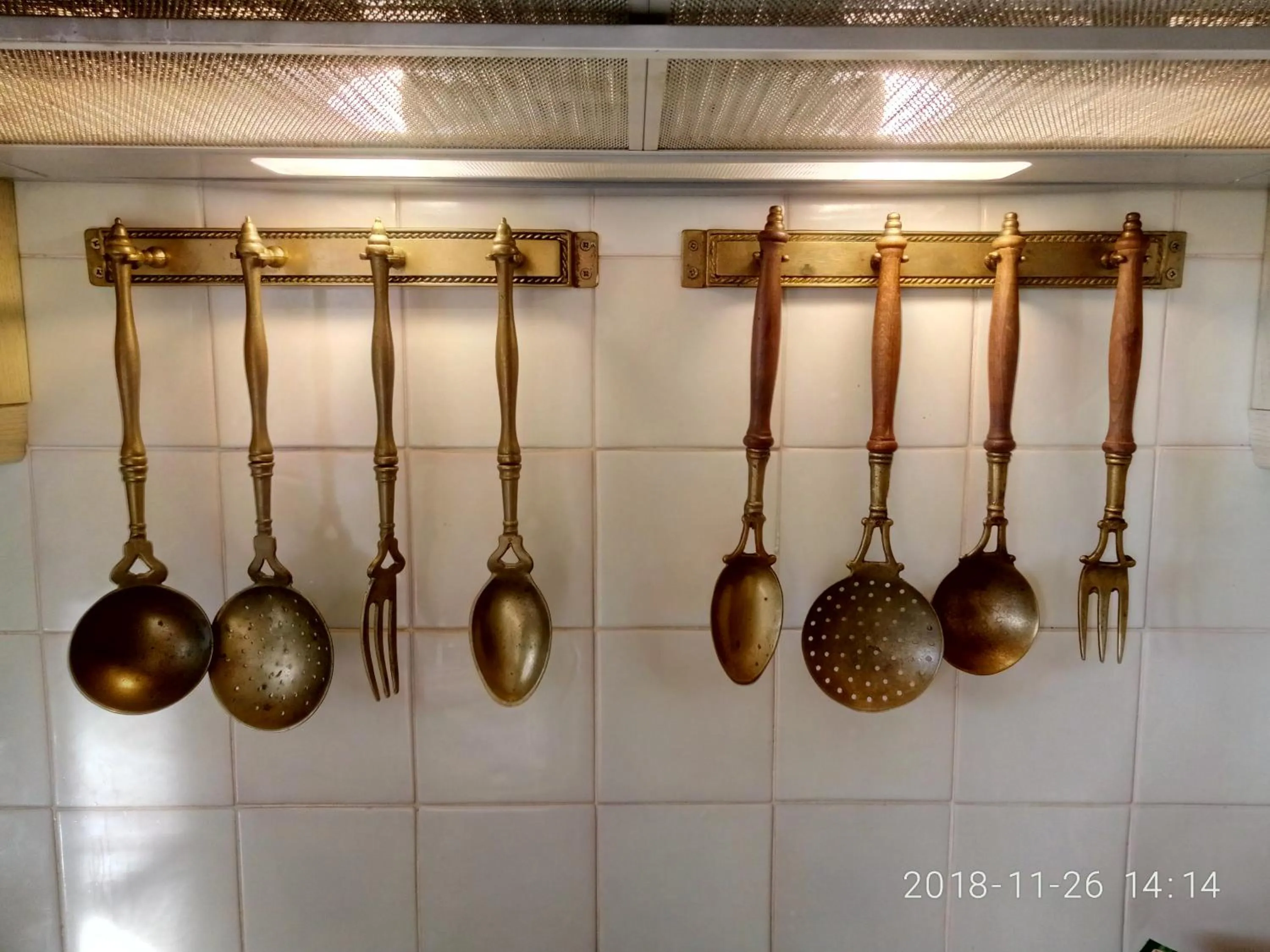 Communal kitchen in Casa de Santo Amaro