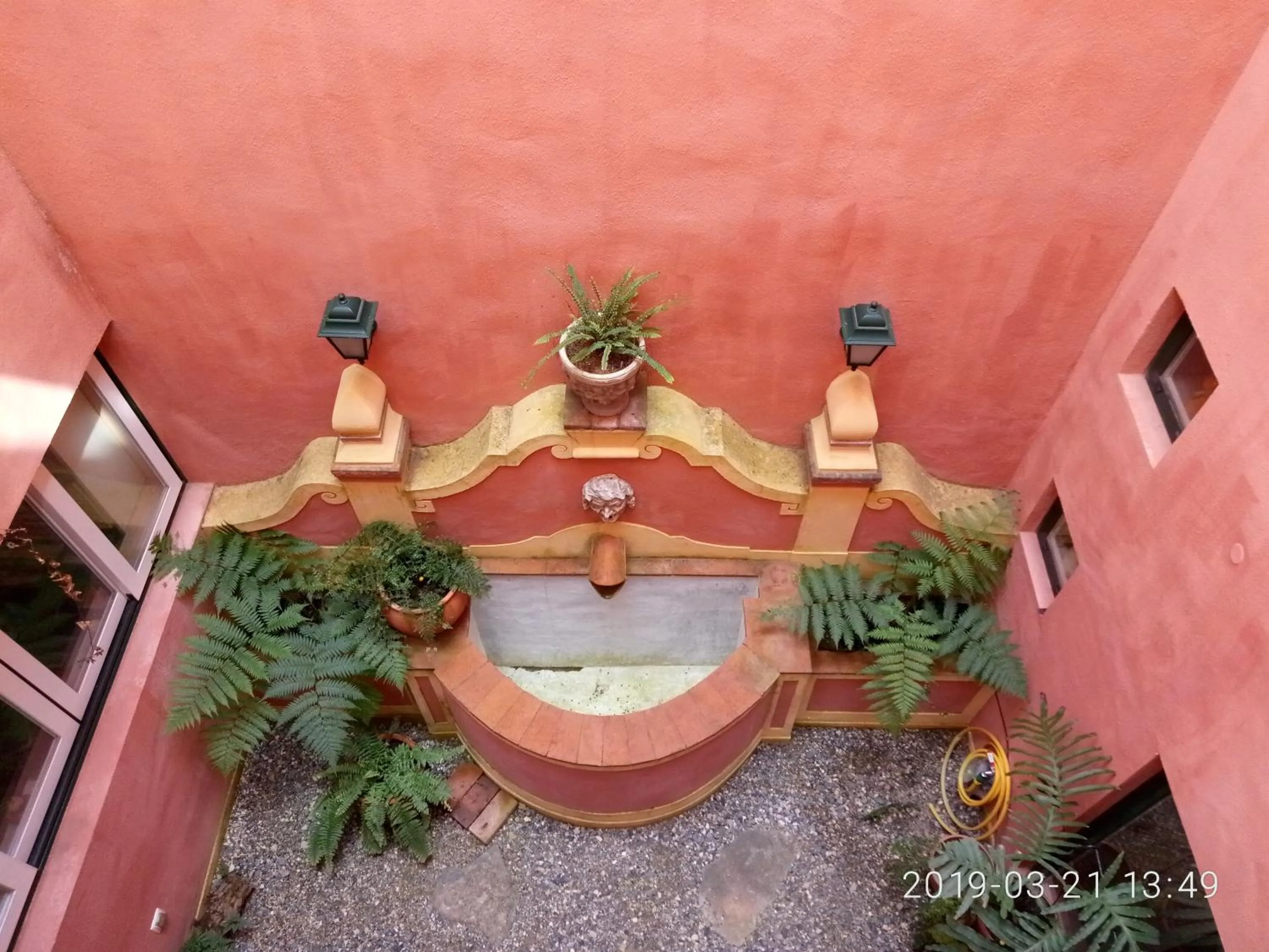 Inner courtyard view in Casa de Santo Amaro