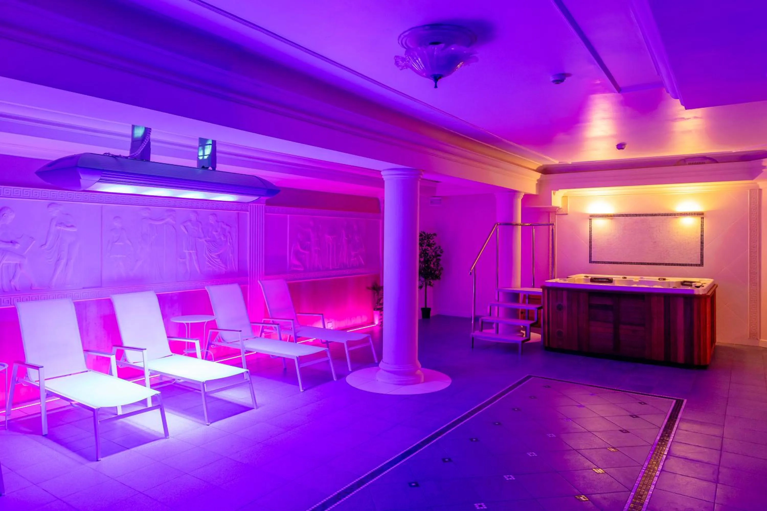 Hot Tub in Hotel Arkadia Royal