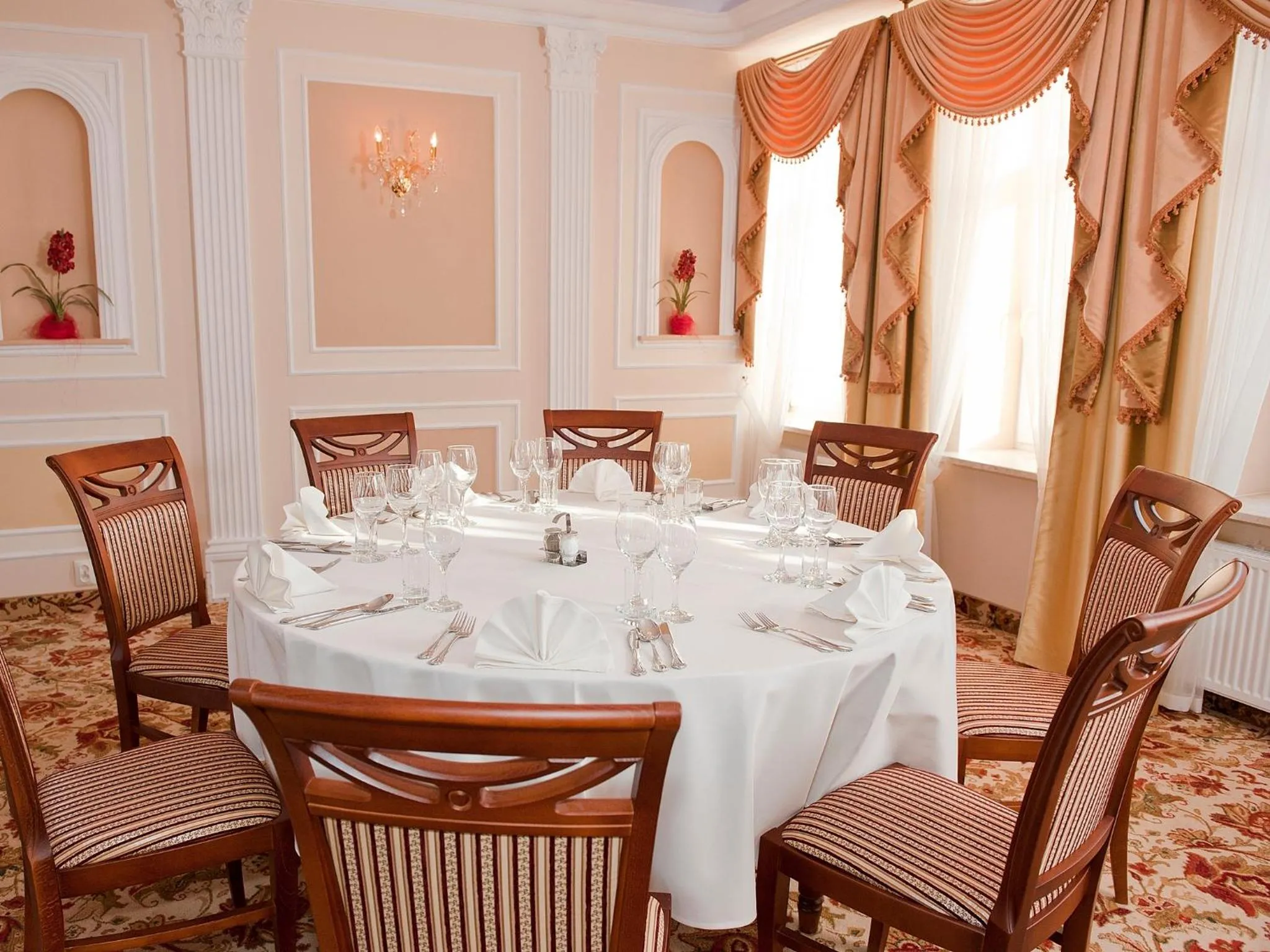 Restaurant/places to eat in Hotel Arkadia Royal