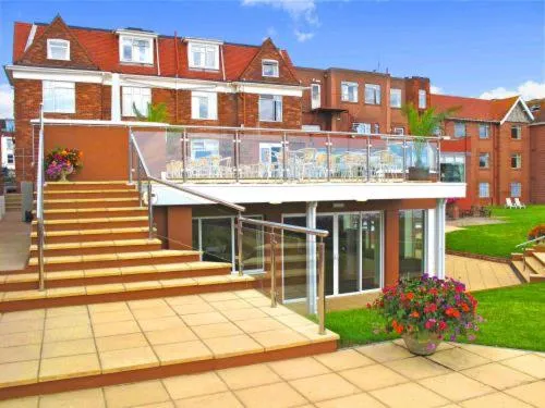 Facade/entrance in Livermead Cliff Hotel