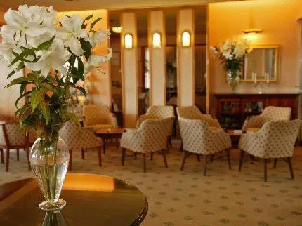 Lounge or bar in Livermead Cliff Hotel