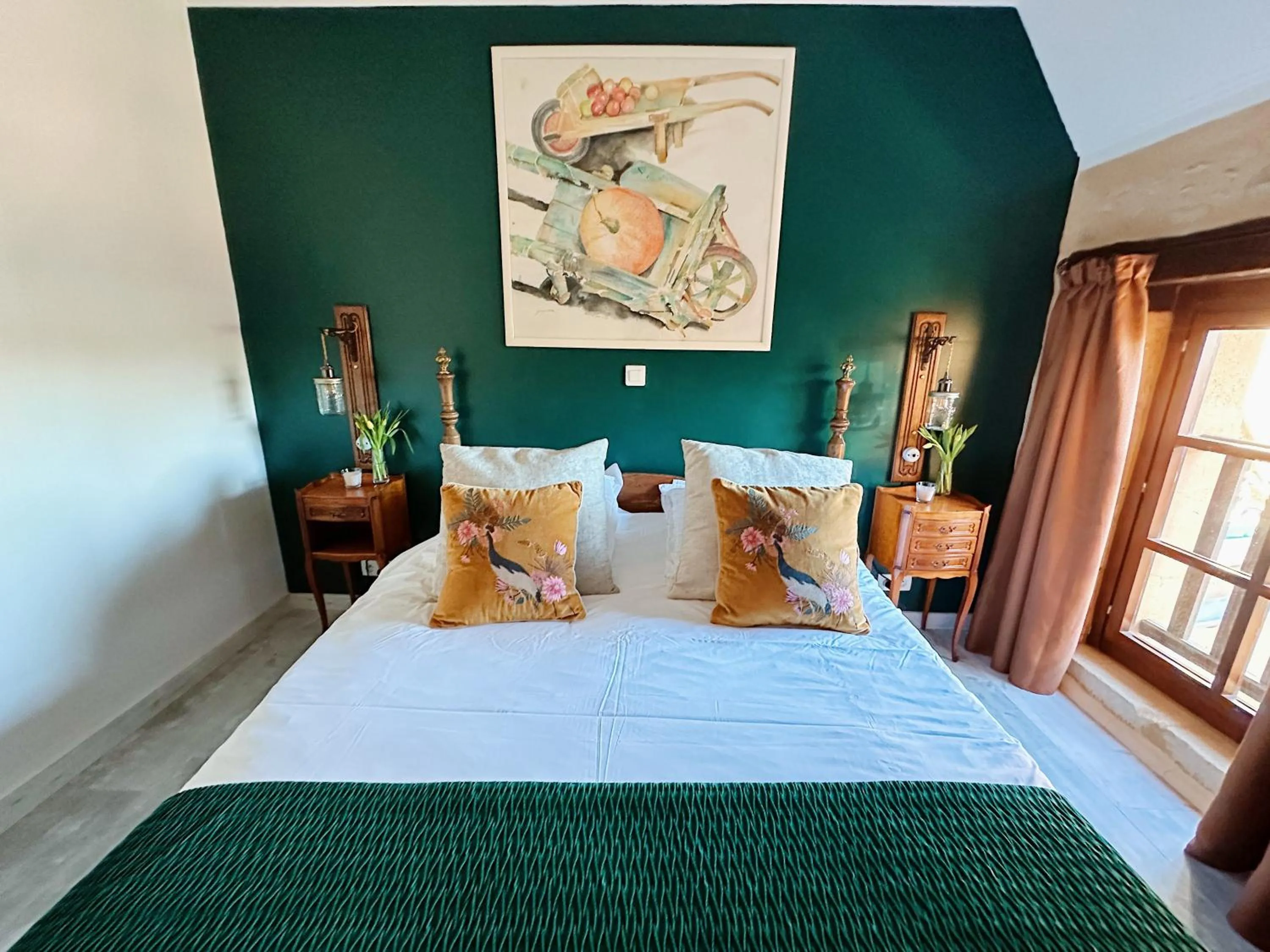 Bed in Le Chevrefeuille chambres d'hotes et gîtes de charme