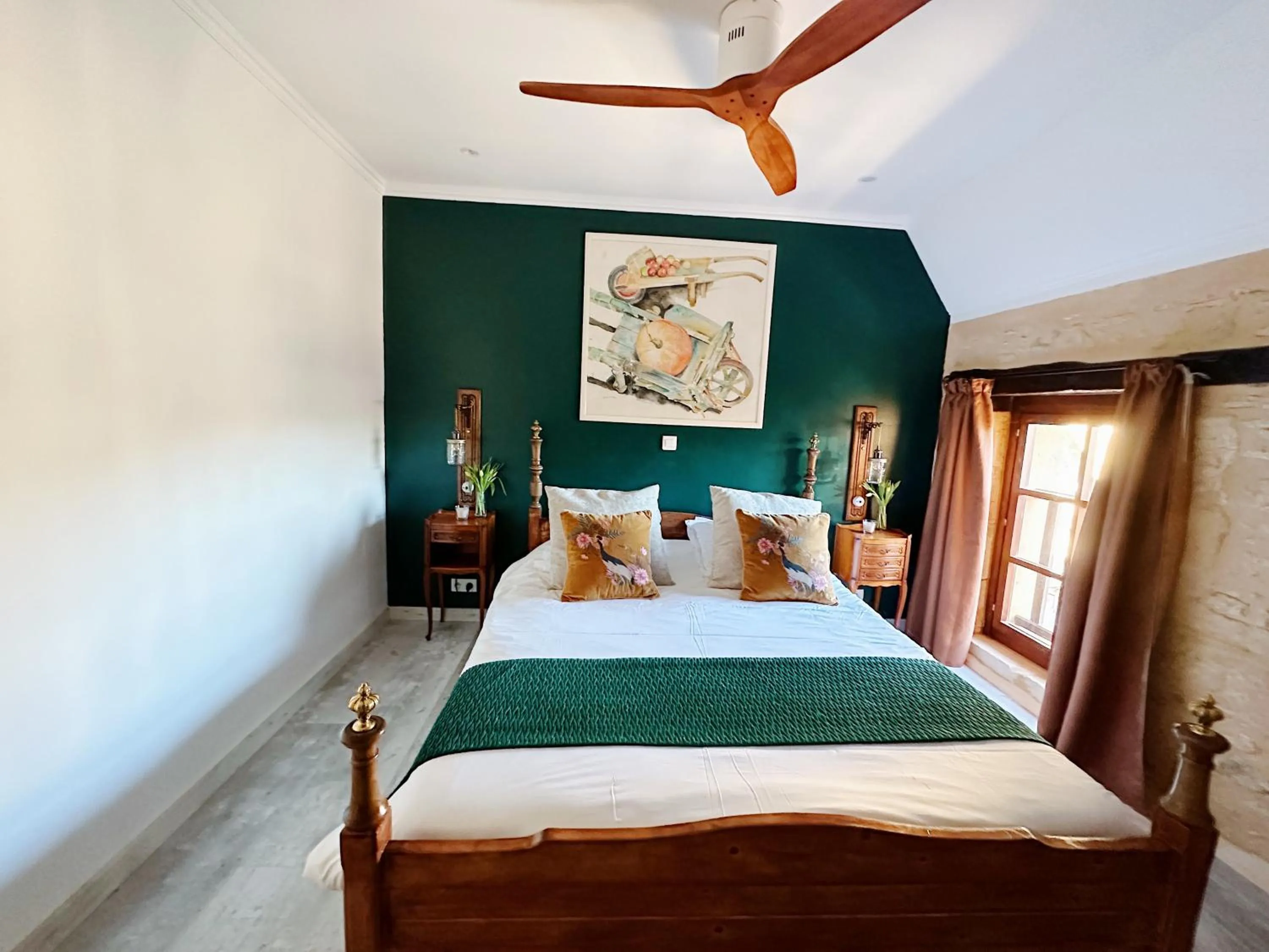 Bed in Le Chevrefeuille chambres d'hotes et gîtes de charme