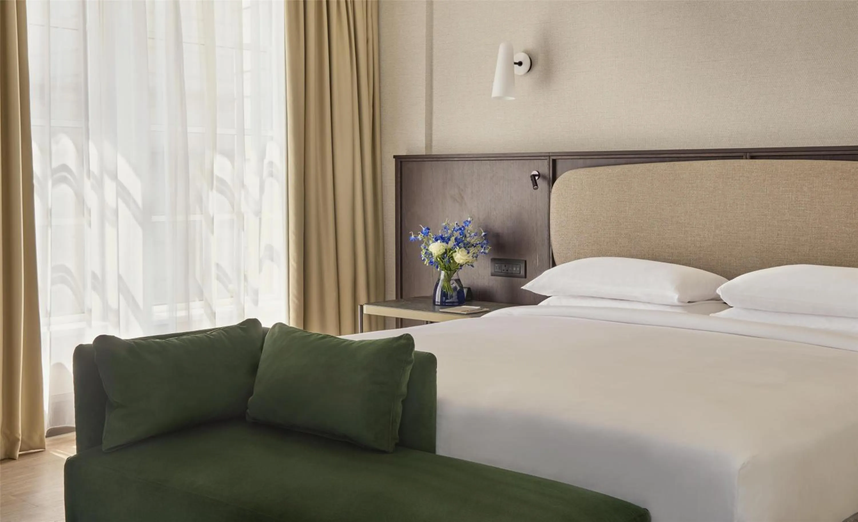 Bed in Hyatt Regency London Blackfriars