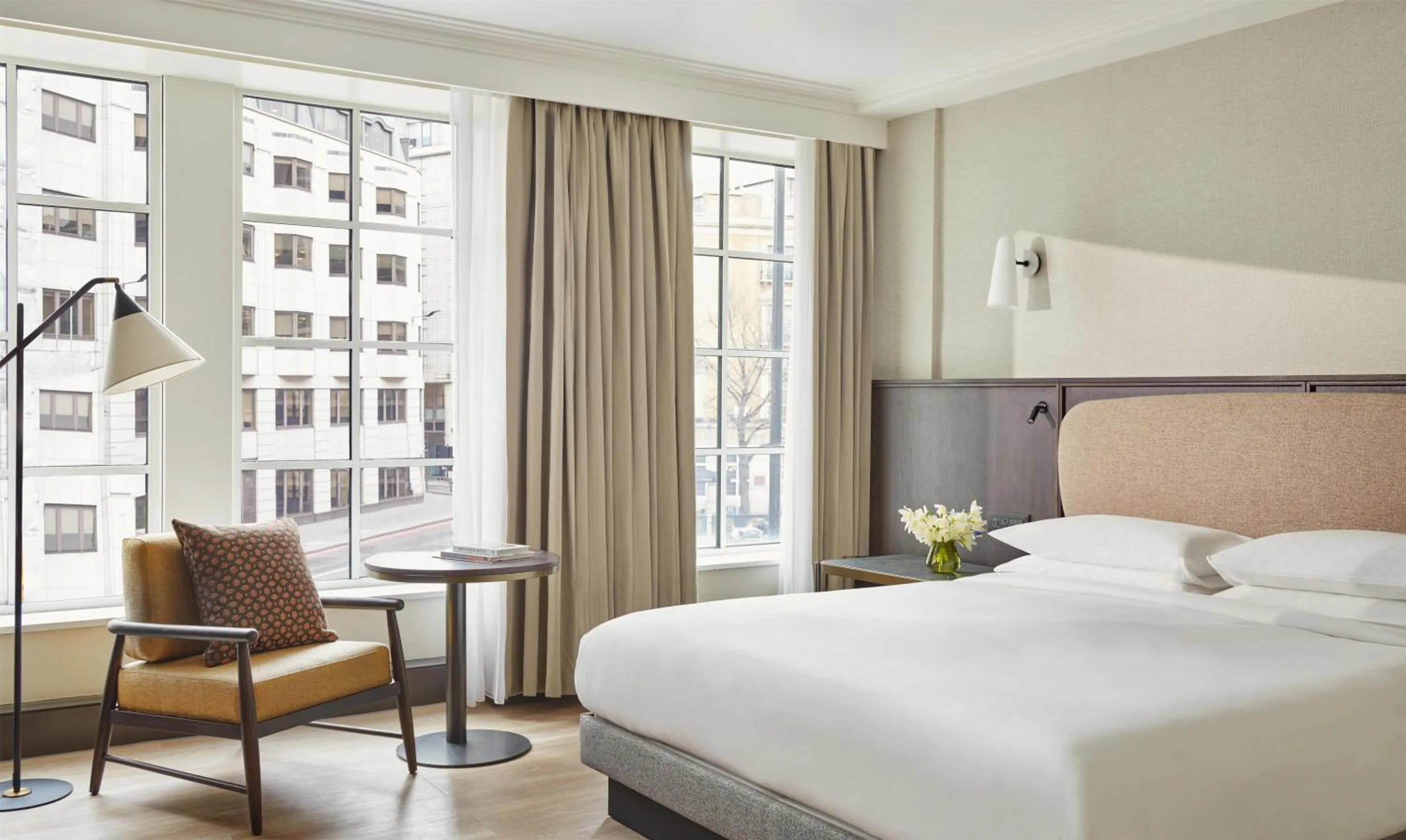 Photo of the whole room, Bed in Hyatt Regency London Blackfriars