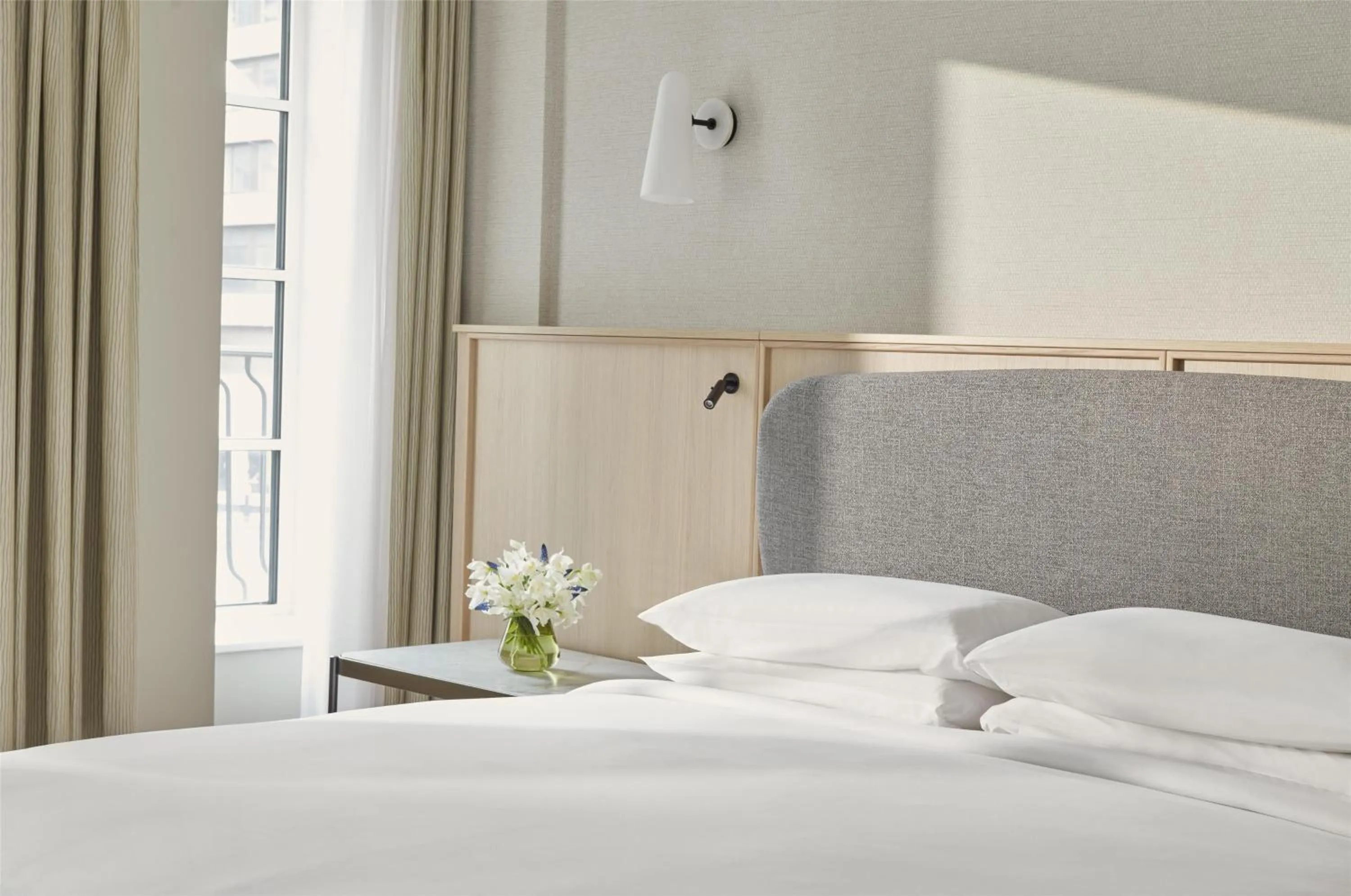 Bed in Hyatt Regency London Blackfriars