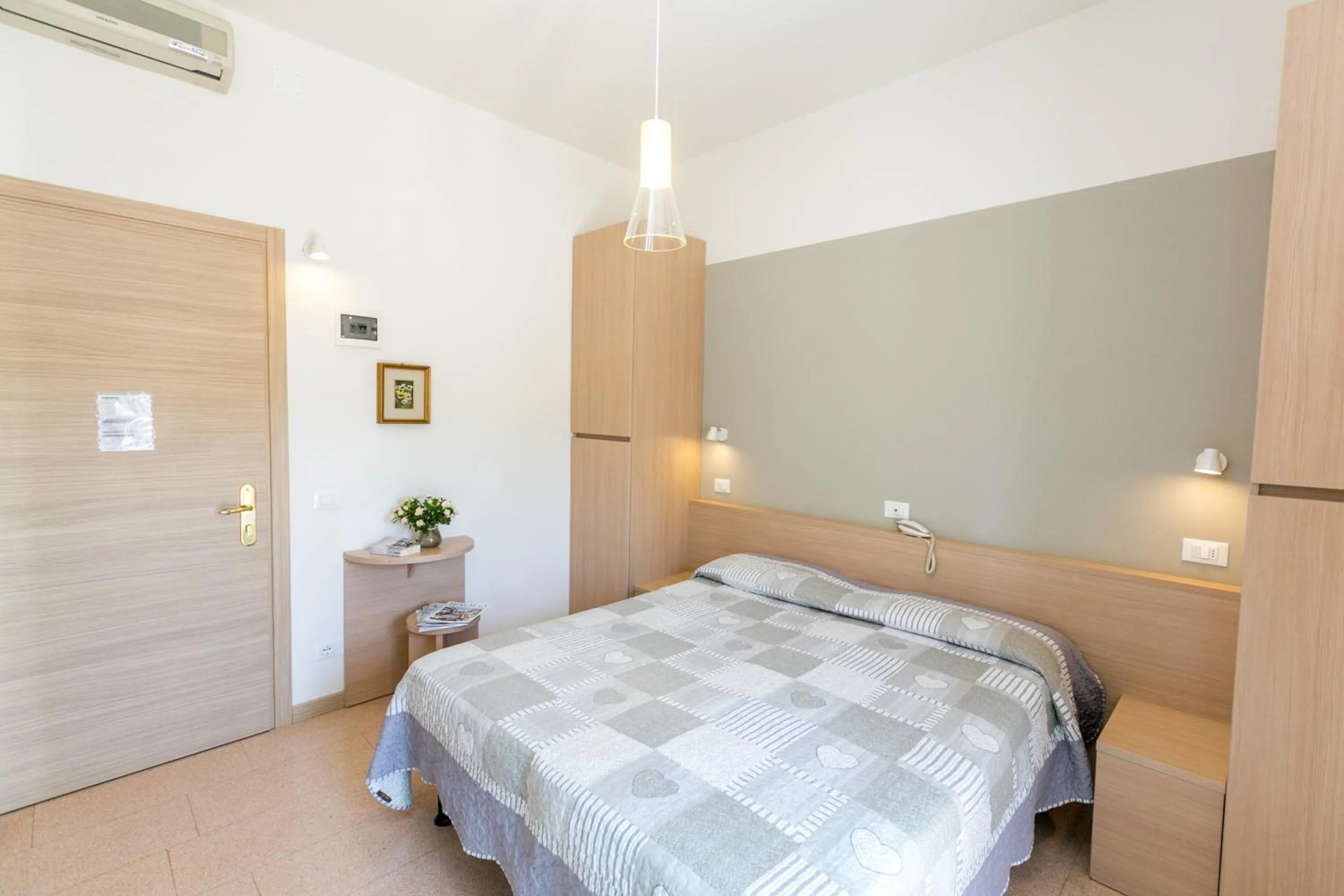 Photo of the whole room, Bed in Hotel Colonna