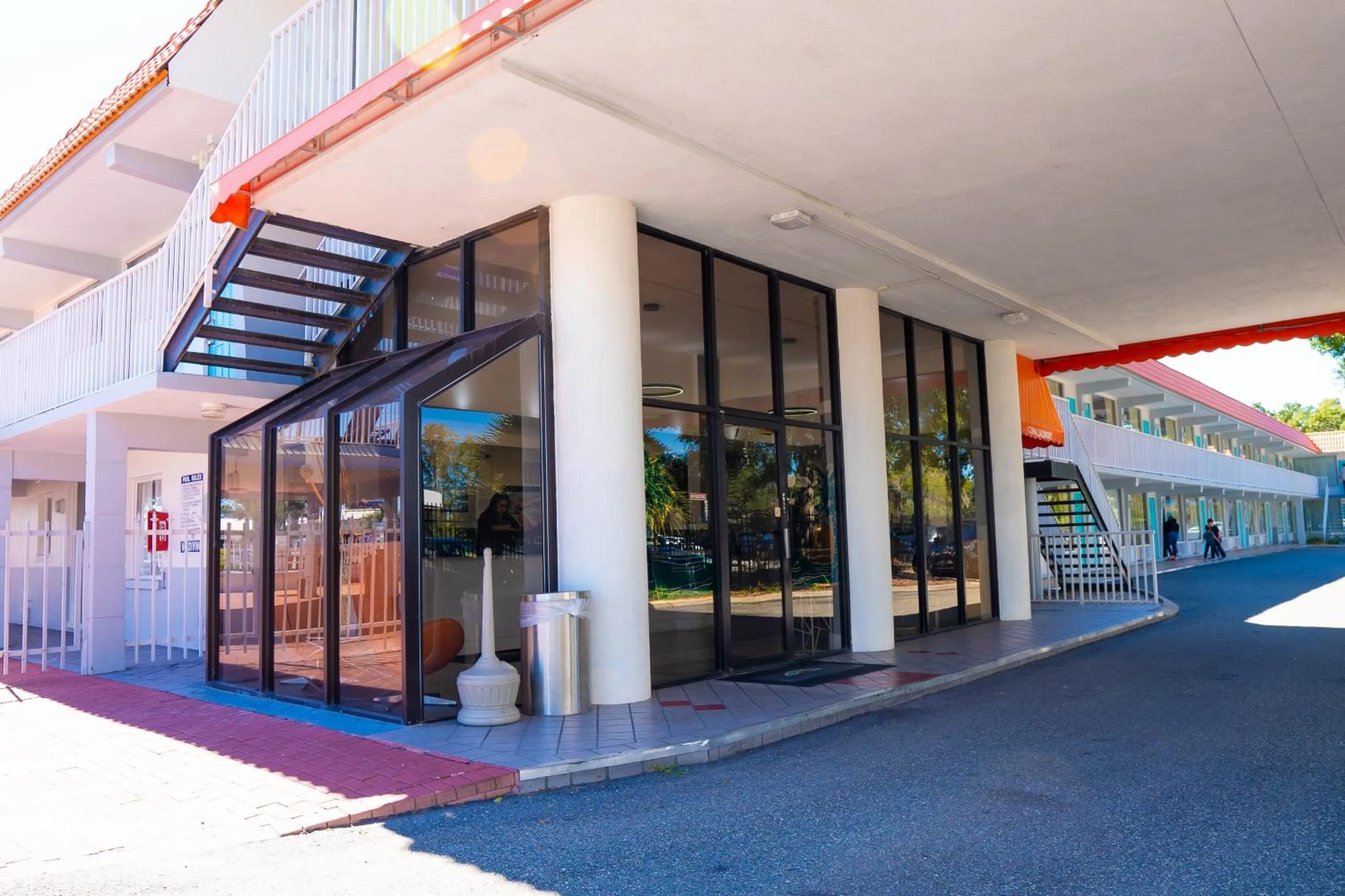 Property building in Howard Johnson by Wyndham Clearwater - Dunedin