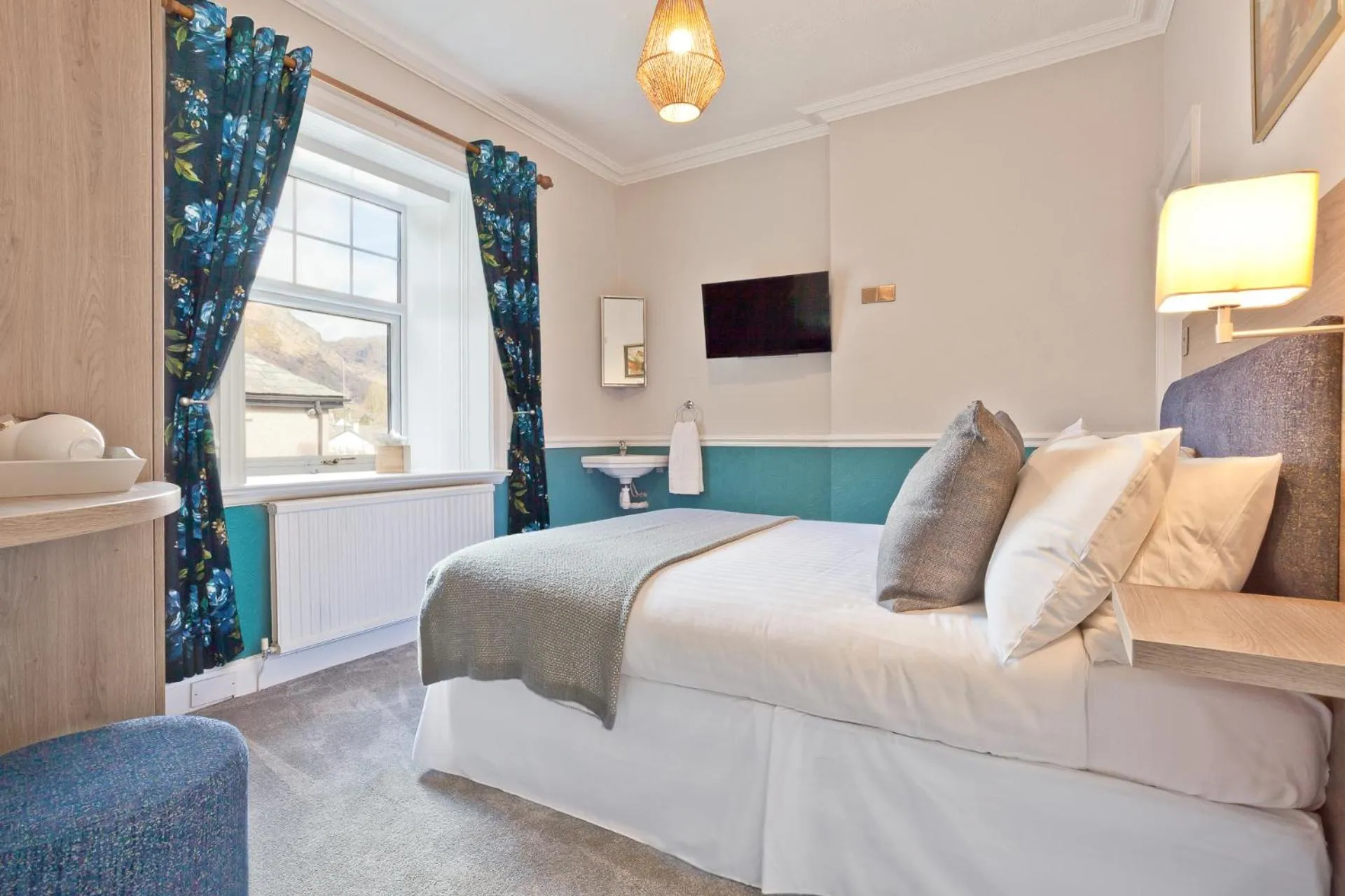 Photo of the whole room, Bed in The Yewdale Inn and Hotel Coniston Village