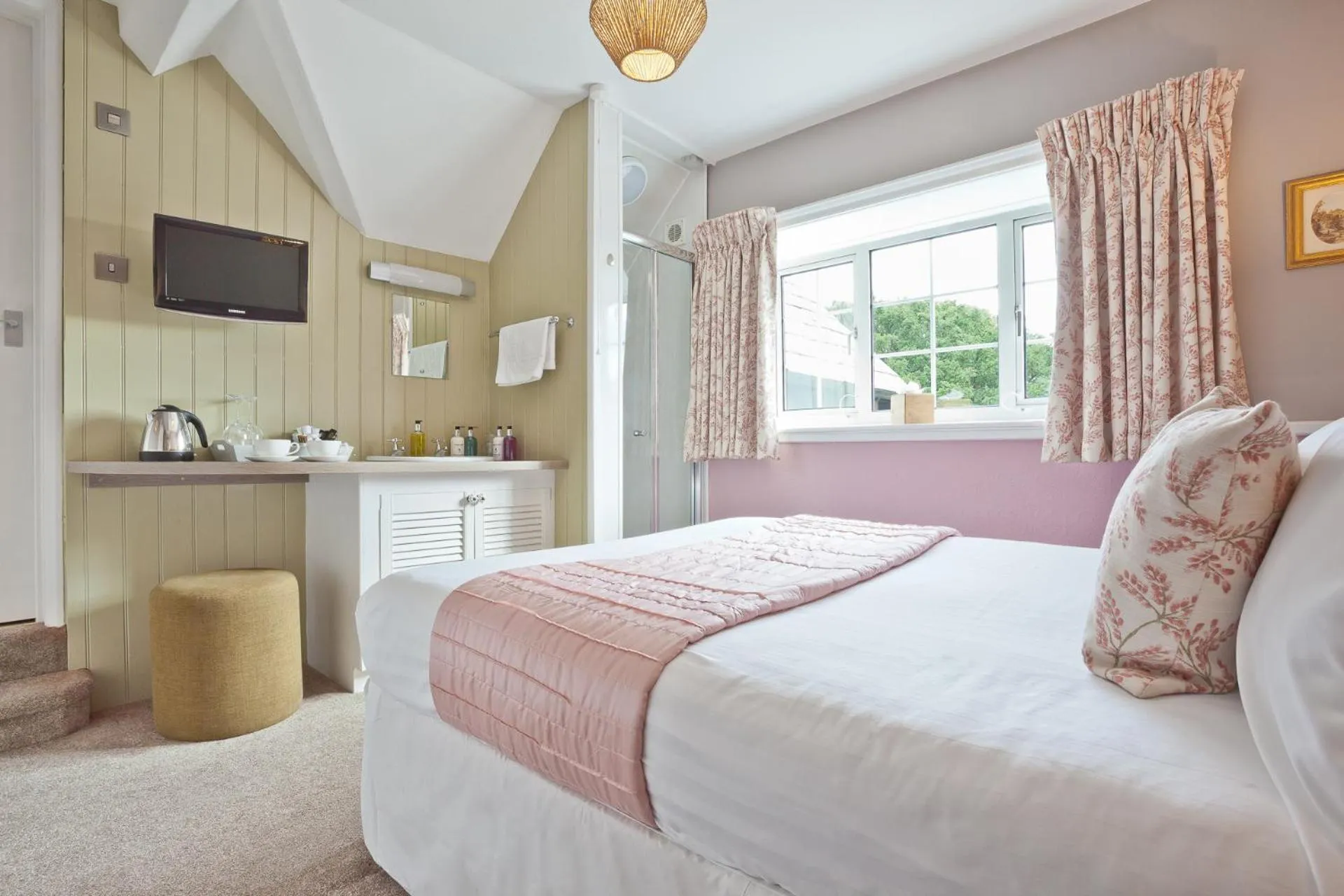 Bedroom, Bed in The Yewdale Inn and Hotel Coniston Village