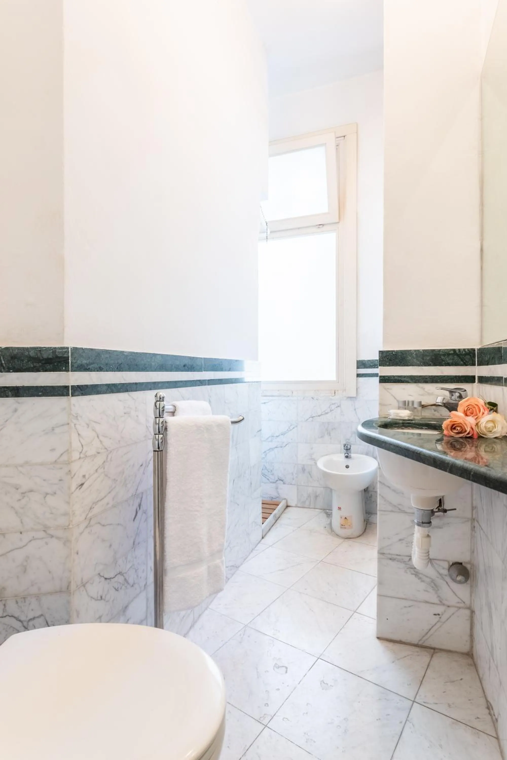 Shower in Tiny Ponte Vecchio by Mmega