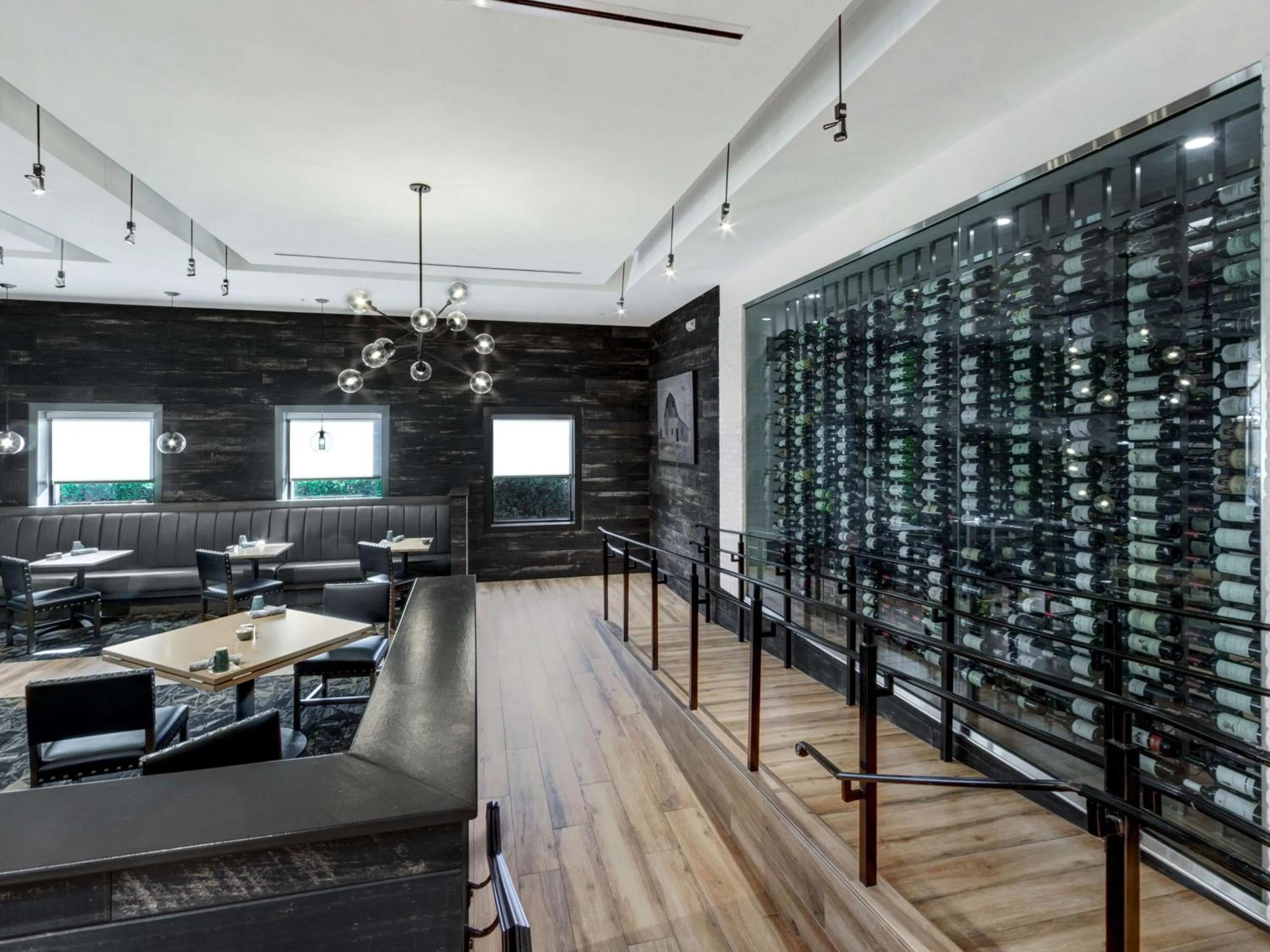 Restaurant/places to eat in DoubleTree by Hilton Wichita Airport