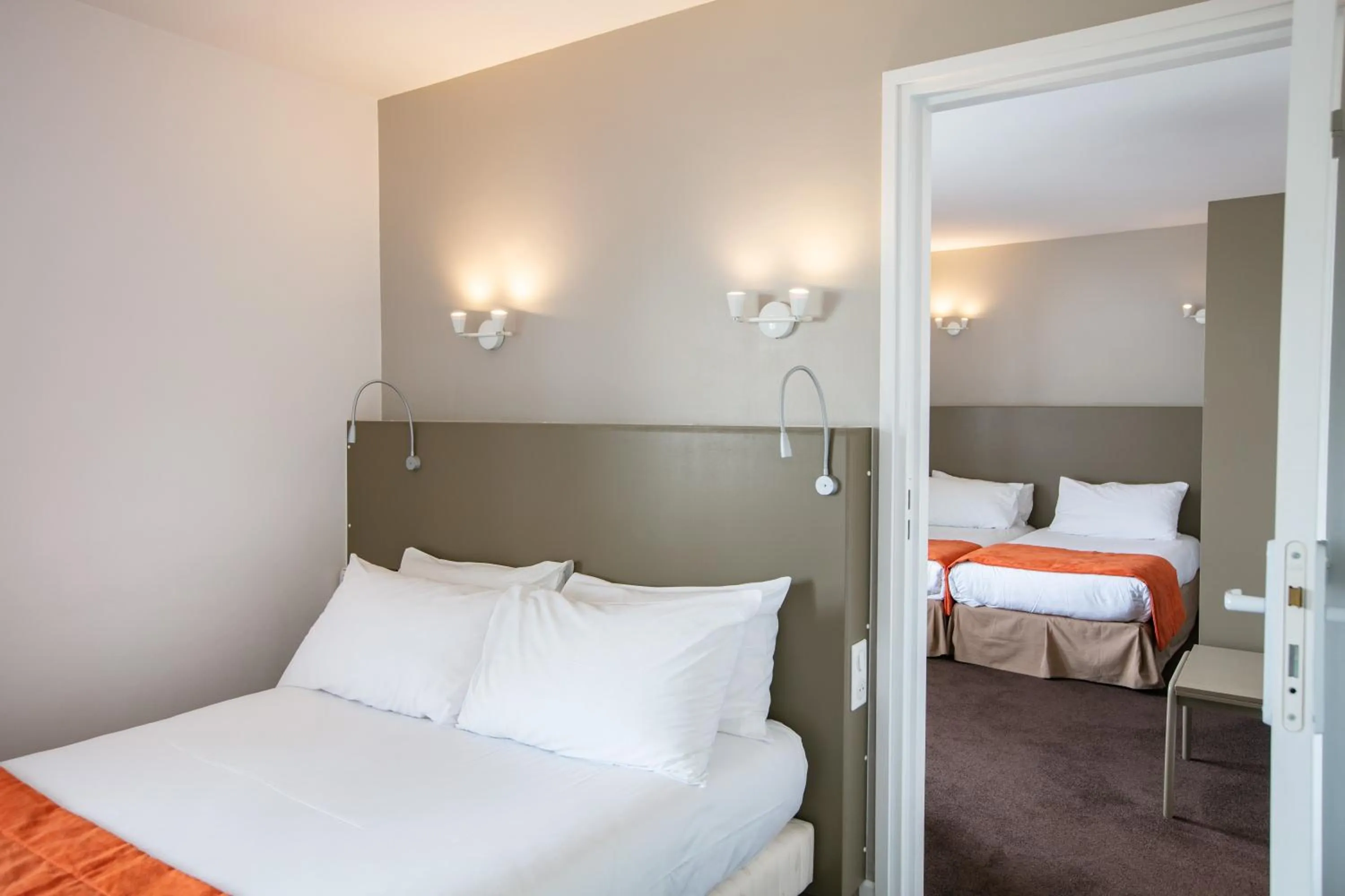 Bed in Hotel Restaurant Bonnet