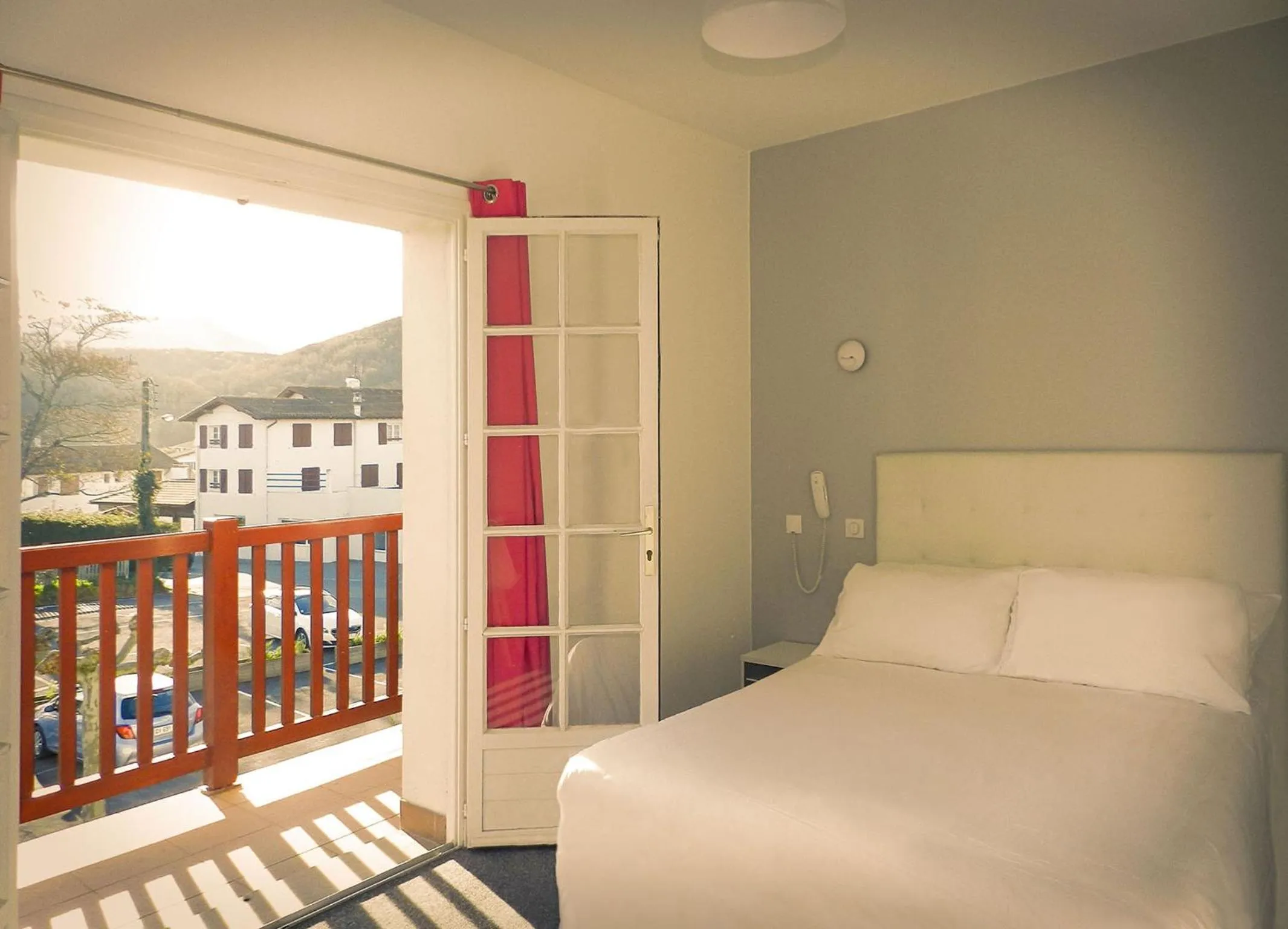 Balcony/Terrace, Bed in Hotel Restaurant Bonnet