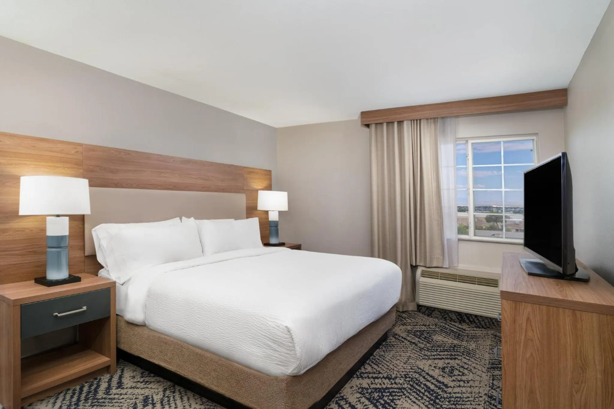Photo of the whole room, Bed in Candlewood Suites El Paso by IHG
