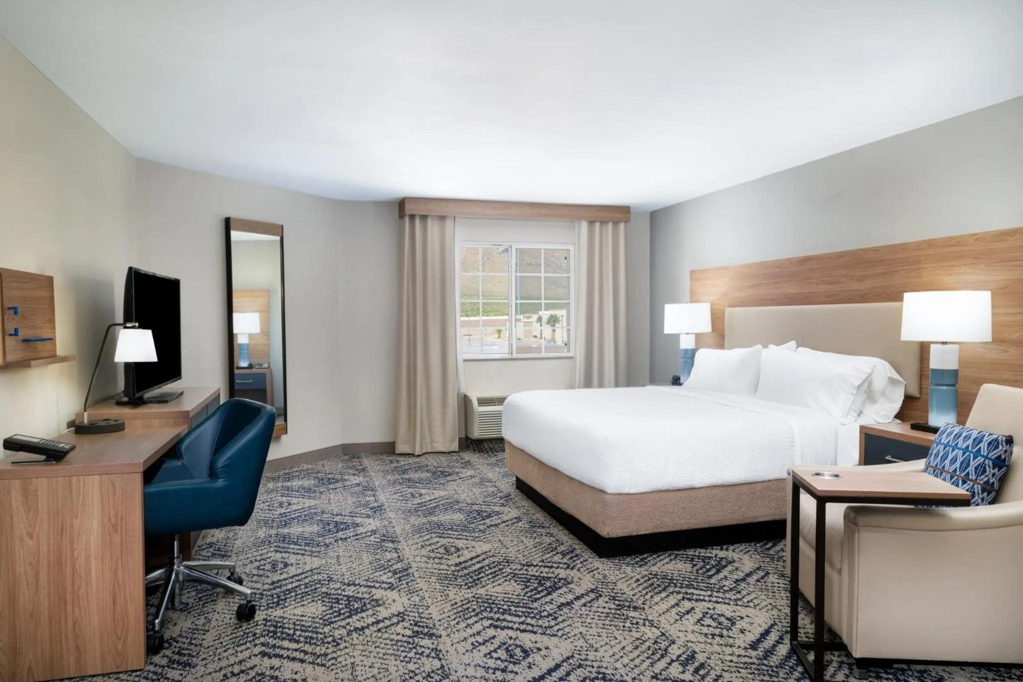 Photo of the whole room, Bed in Candlewood Suites El Paso by IHG