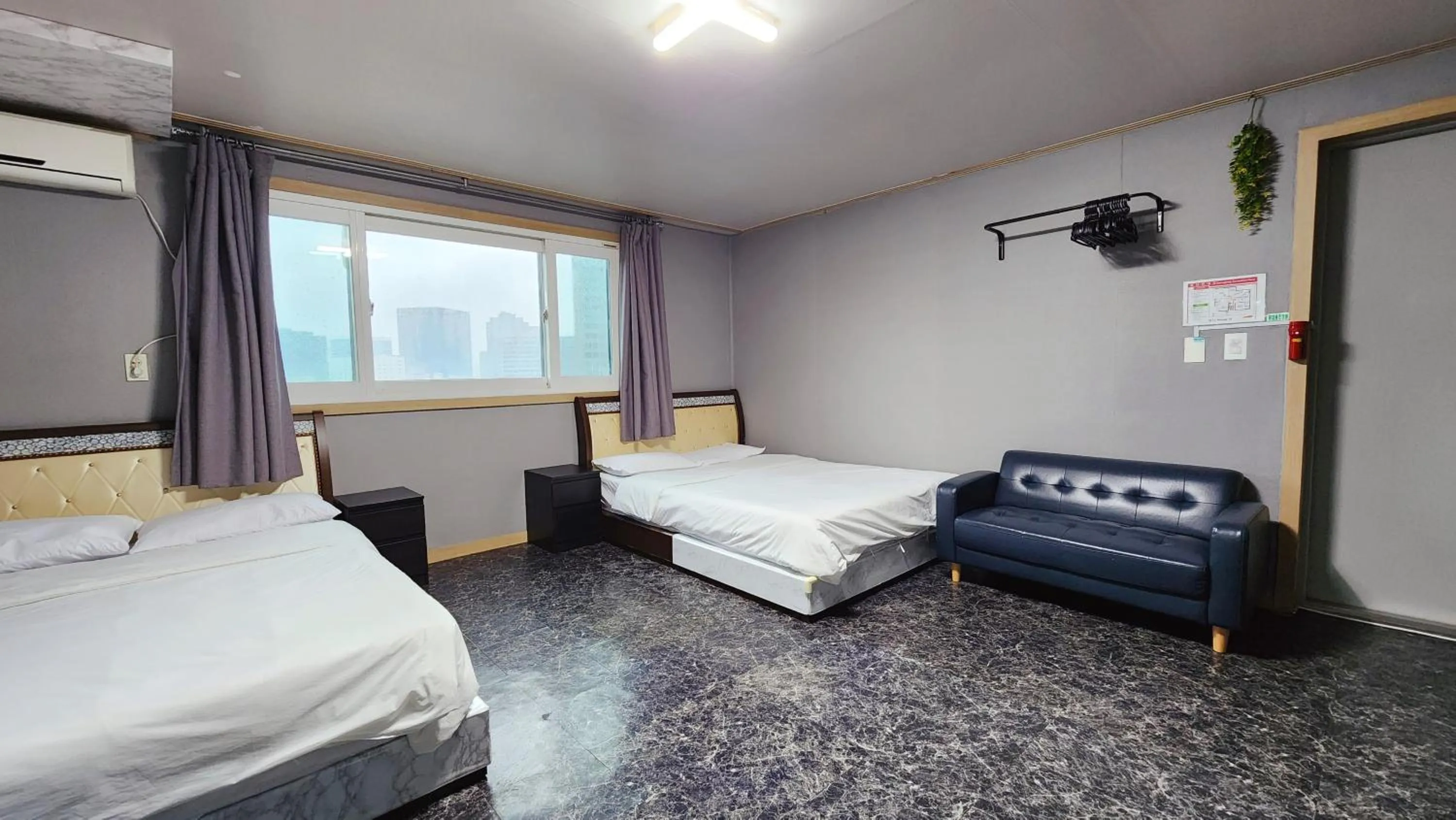 Photo of the whole room, Bed in 1012 House Namsan - Foreigner Only