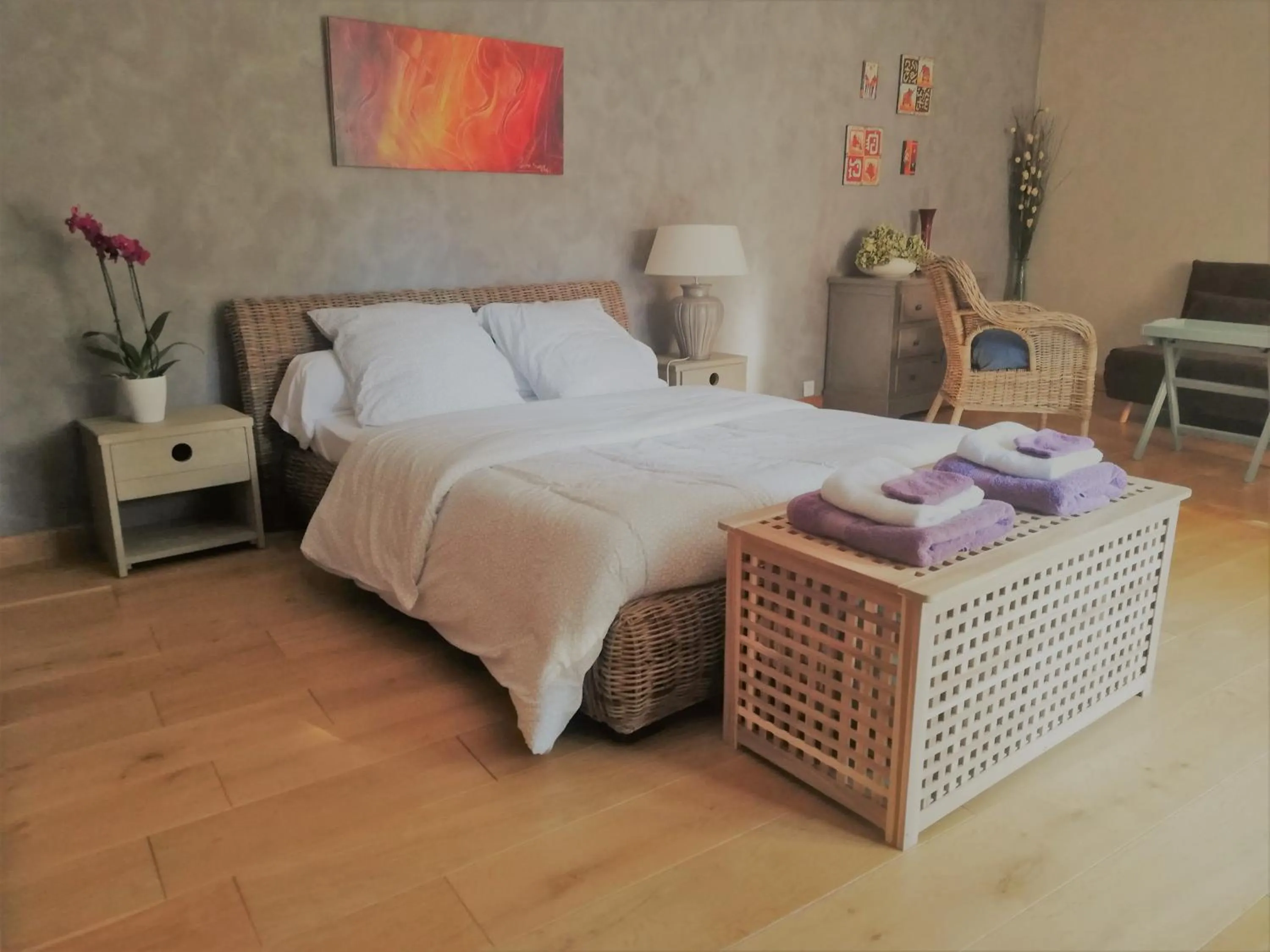 Bedroom, Bed in La Goutadou